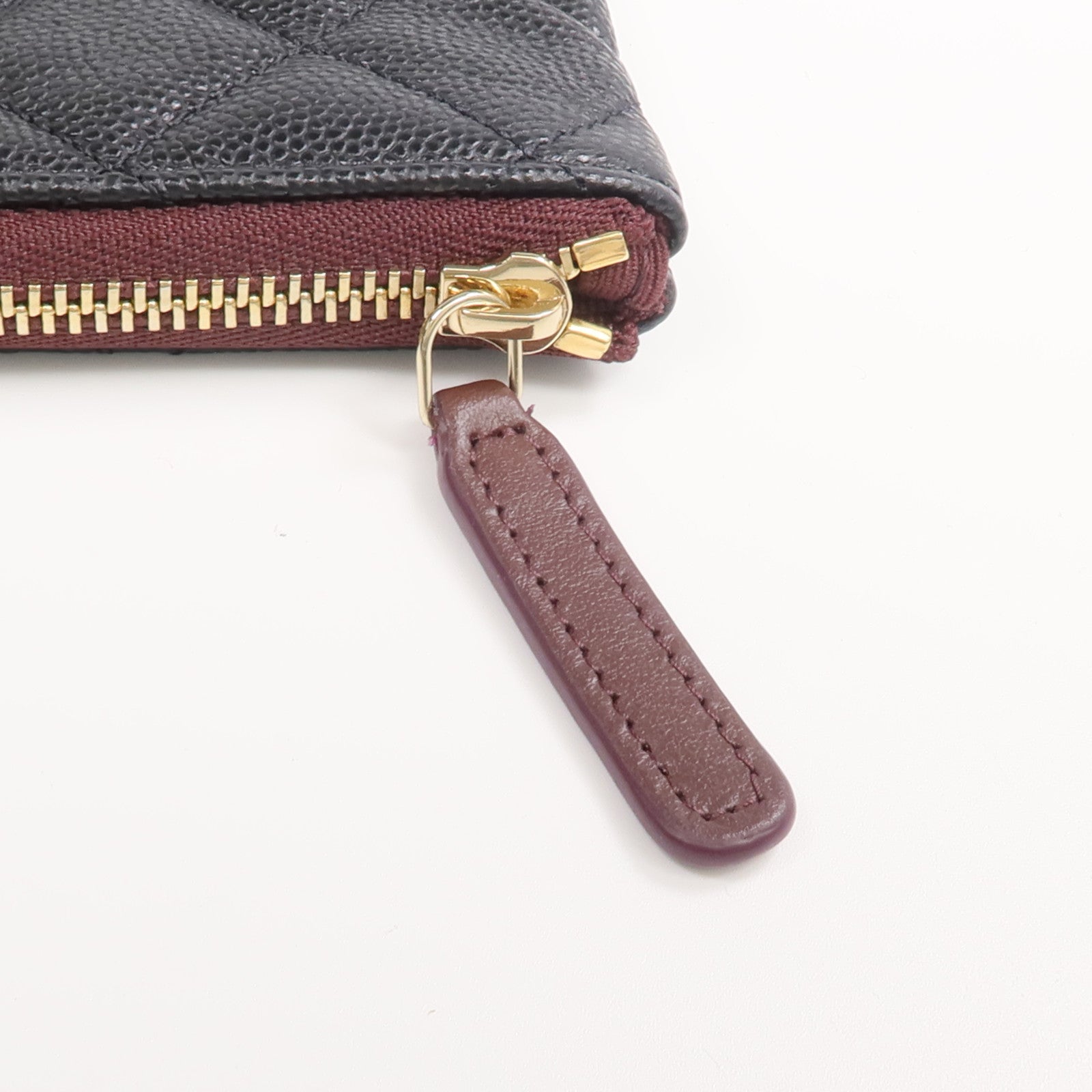 CHANEL 牛皮皮革Mini Pouch金扣手拿包