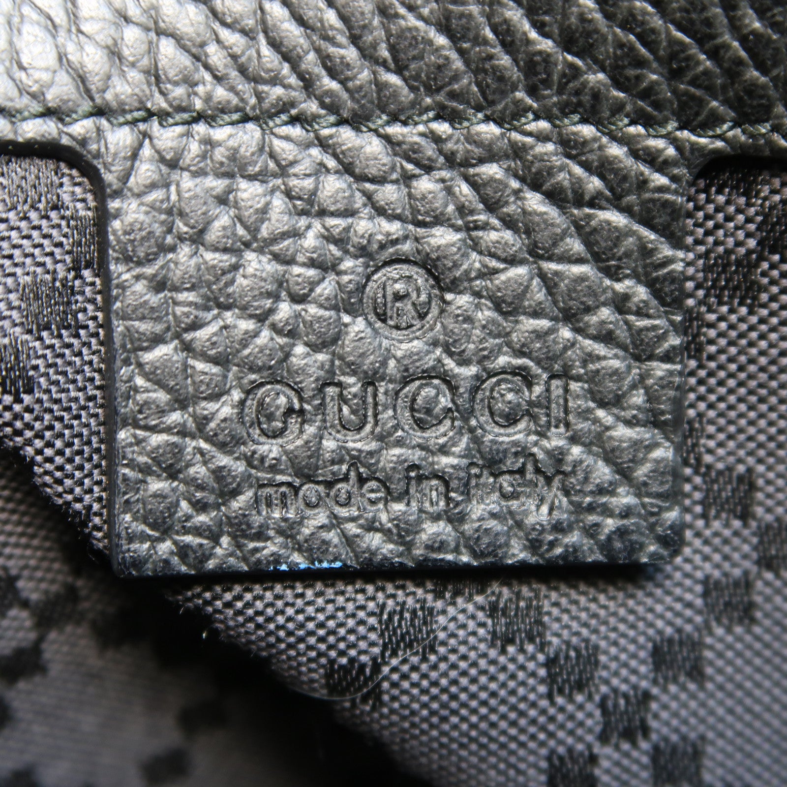 GUCCI 牛皮皮革Pouch銀扣手拿包黑色