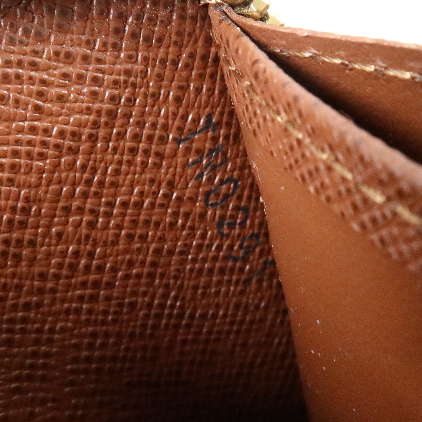 LOUIS VUITTON Monogram Zippy Coin Case金扣零錢包