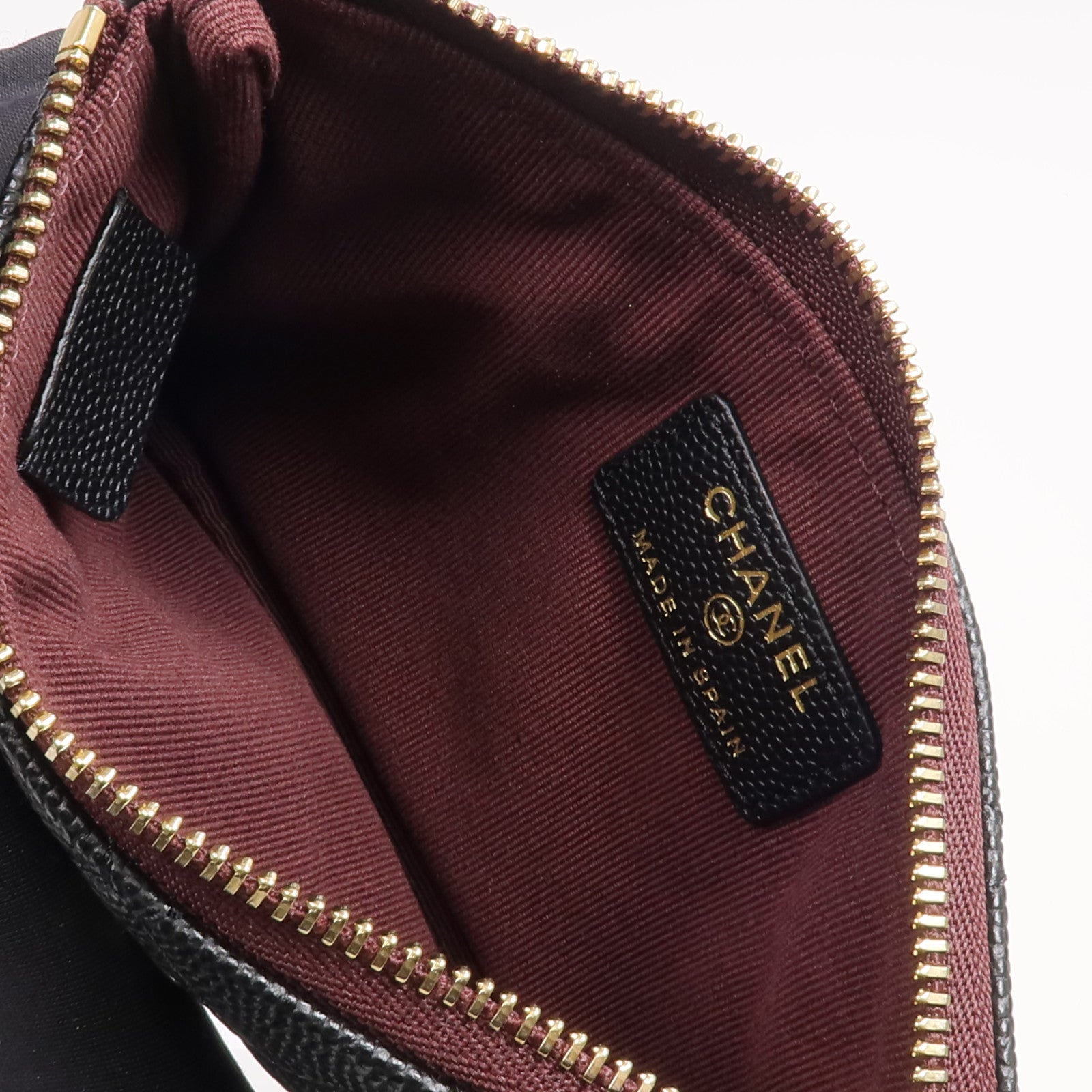 CHANEL 牛皮皮革Mini Pouch金扣手拿包