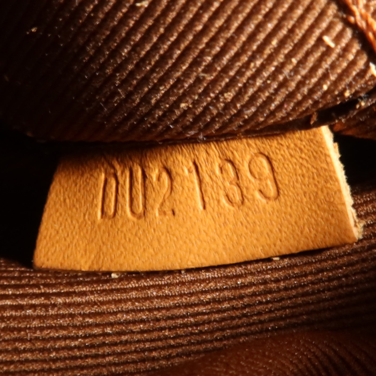 LOUIS VUITTON Monogram Soft Trunk金扣肩背袋