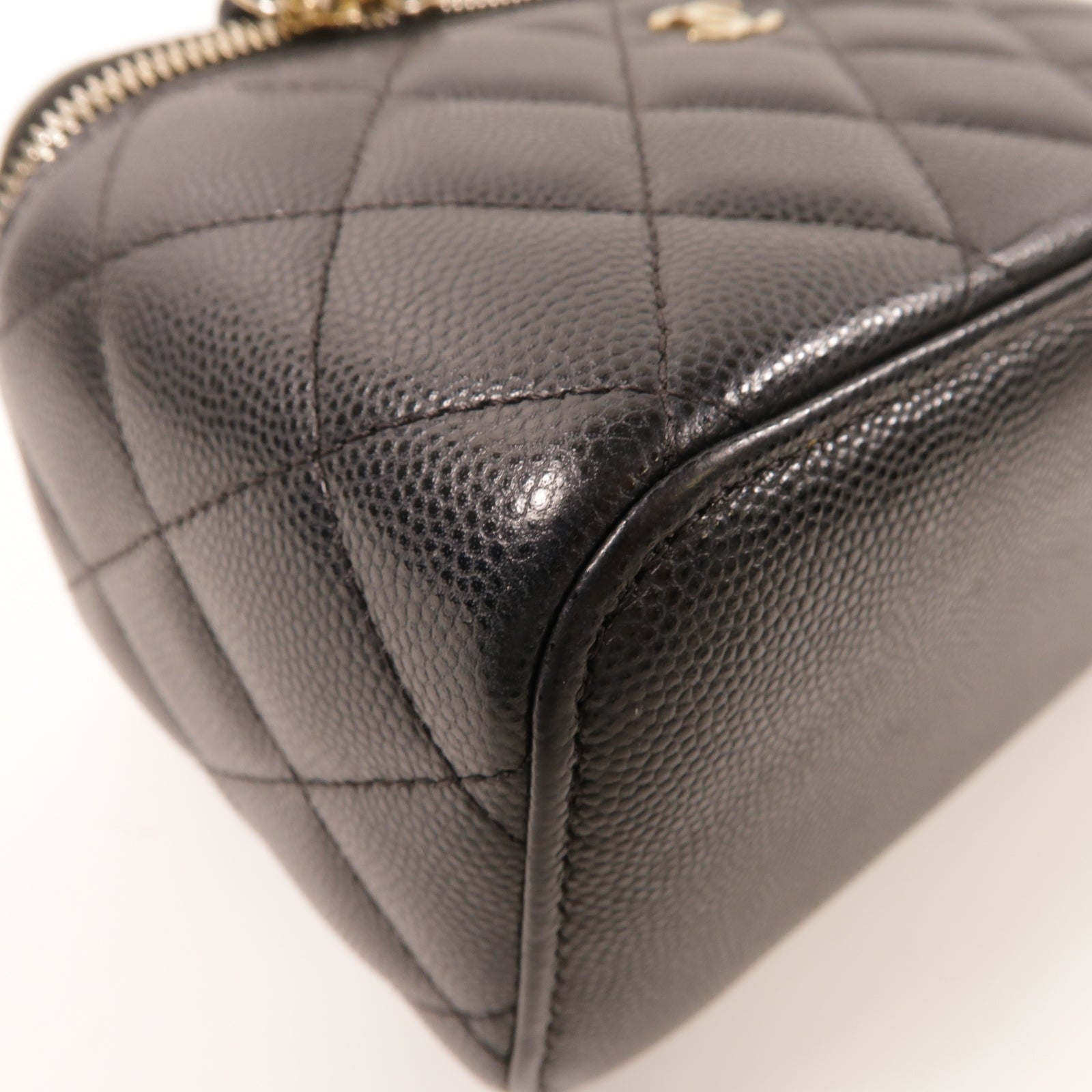 CHANEL **【激減優惠】菱格Caviar皮革Chain Shoulder金扣鏈帶肩背袋黑色