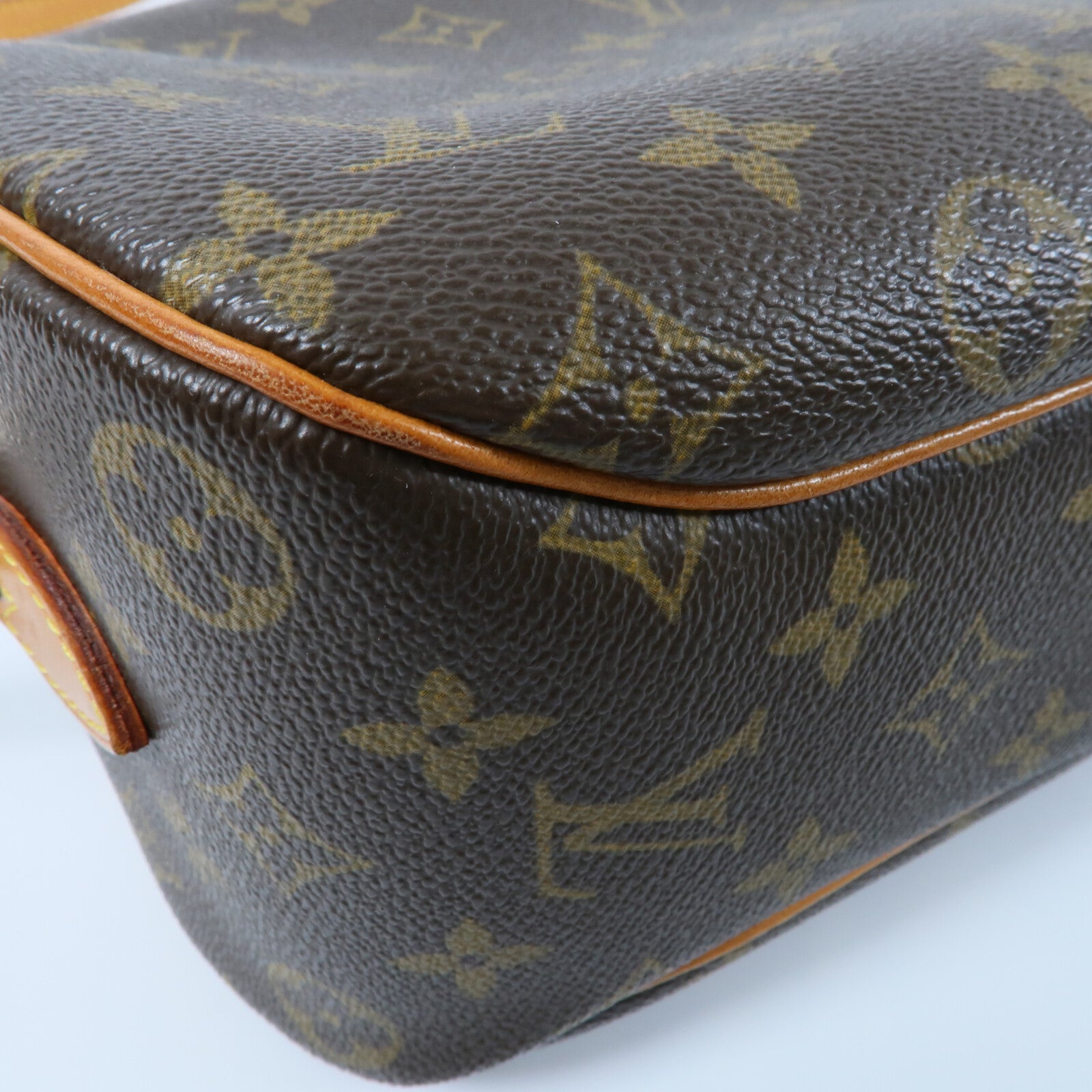LOUIS VUITTON Monogram Blois肩背袋