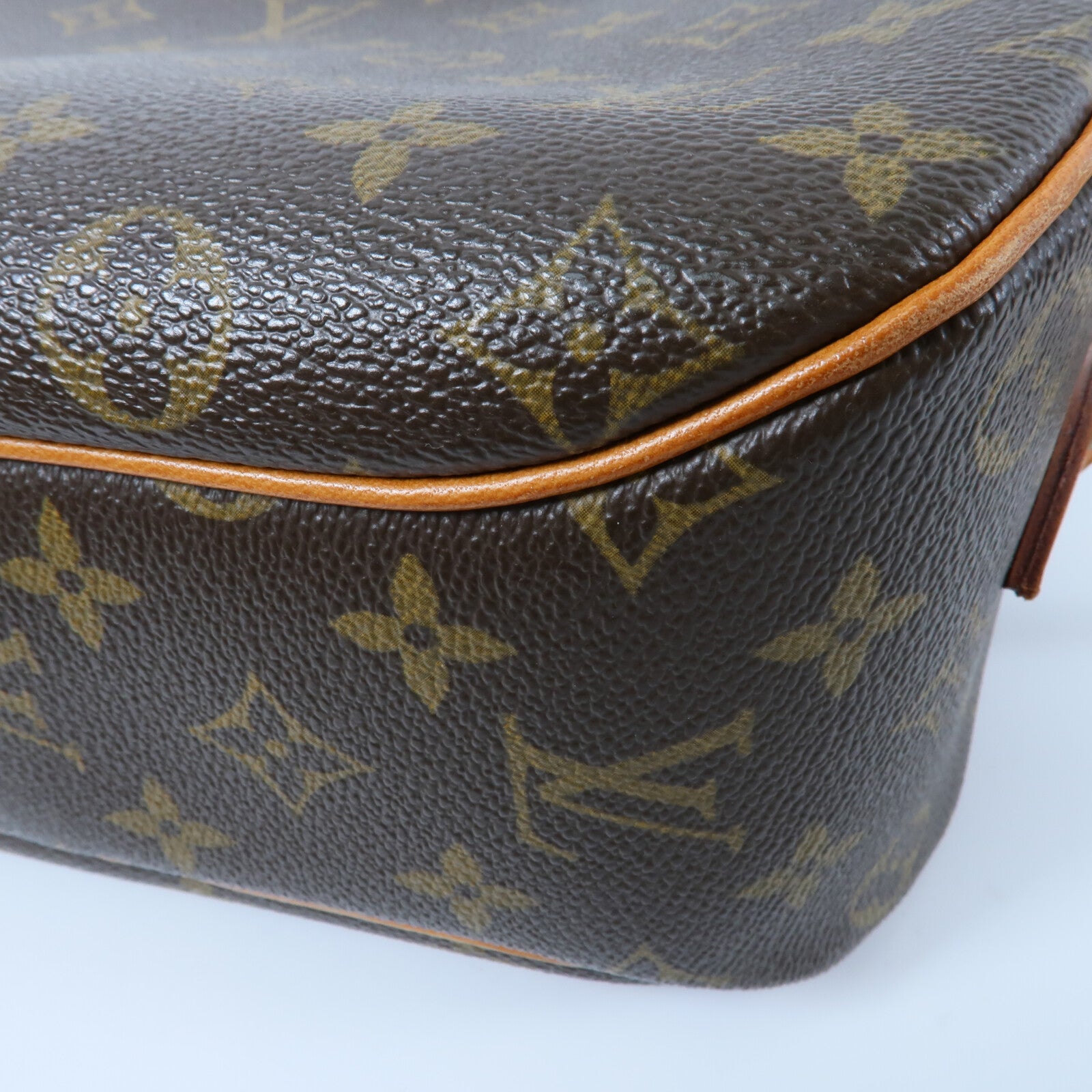LOUIS VUITTON Monogram Blois肩背袋