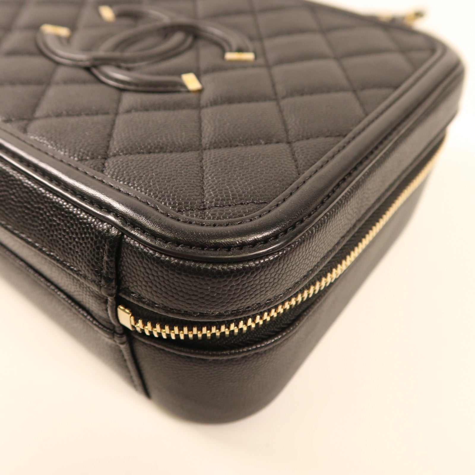 CHANEL 牛皮皮革Vanity Case金扣鏈帶手挽肩背兩用袋