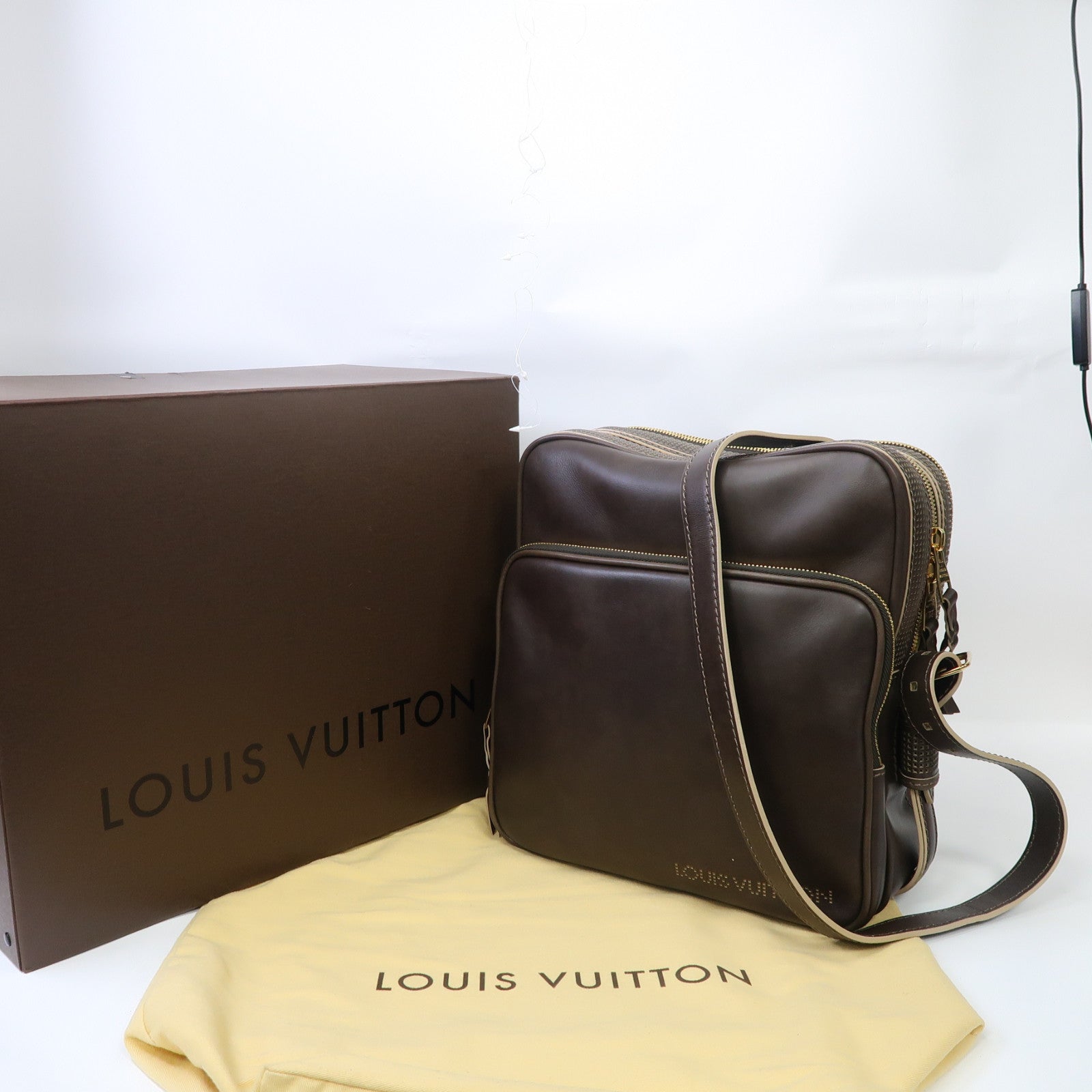 LOUIS VUITTON 皮革Bequia Trotter GM金扣手挽袋啡色