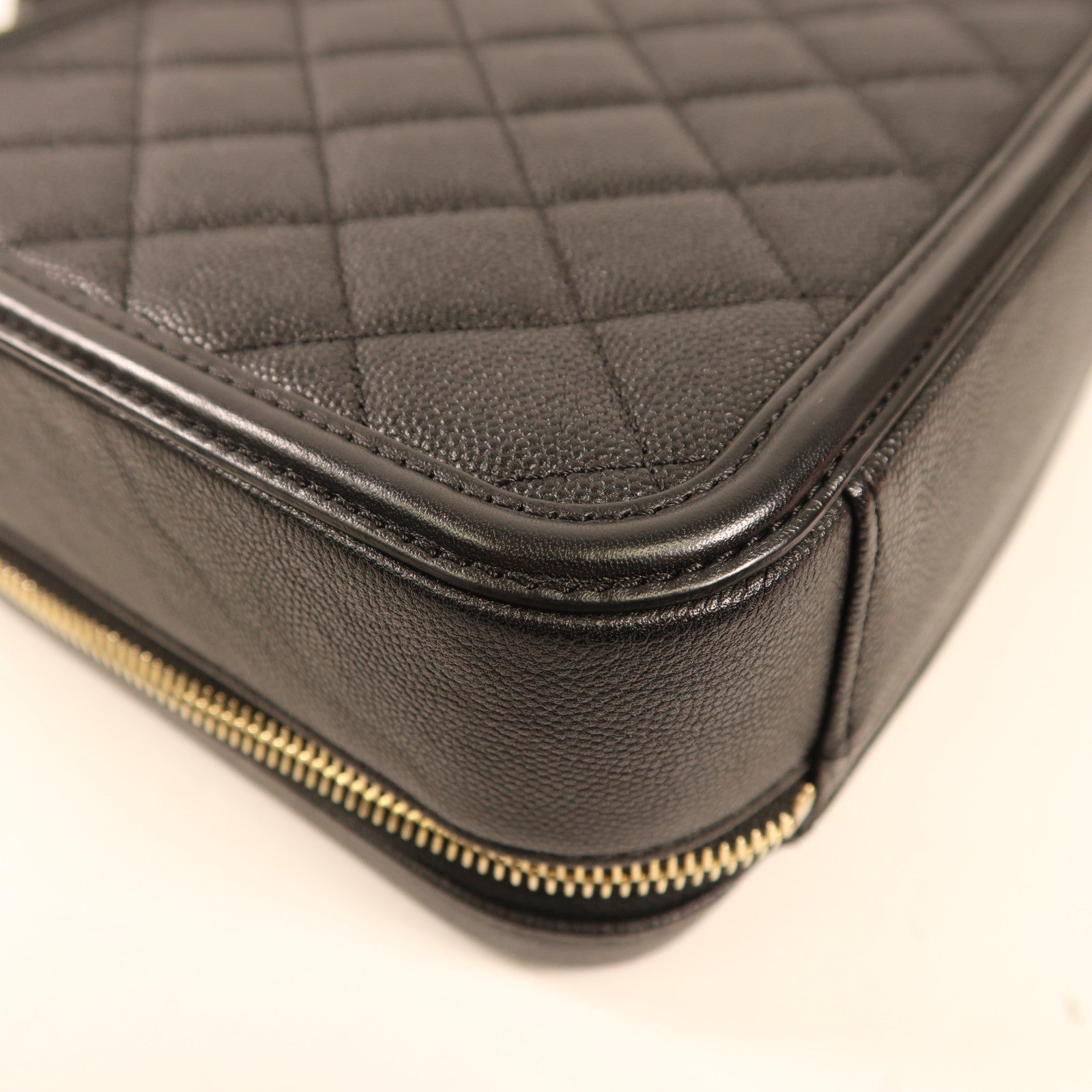 CHANEL 牛皮皮革Vanity Case金扣鏈帶手挽肩背兩用袋