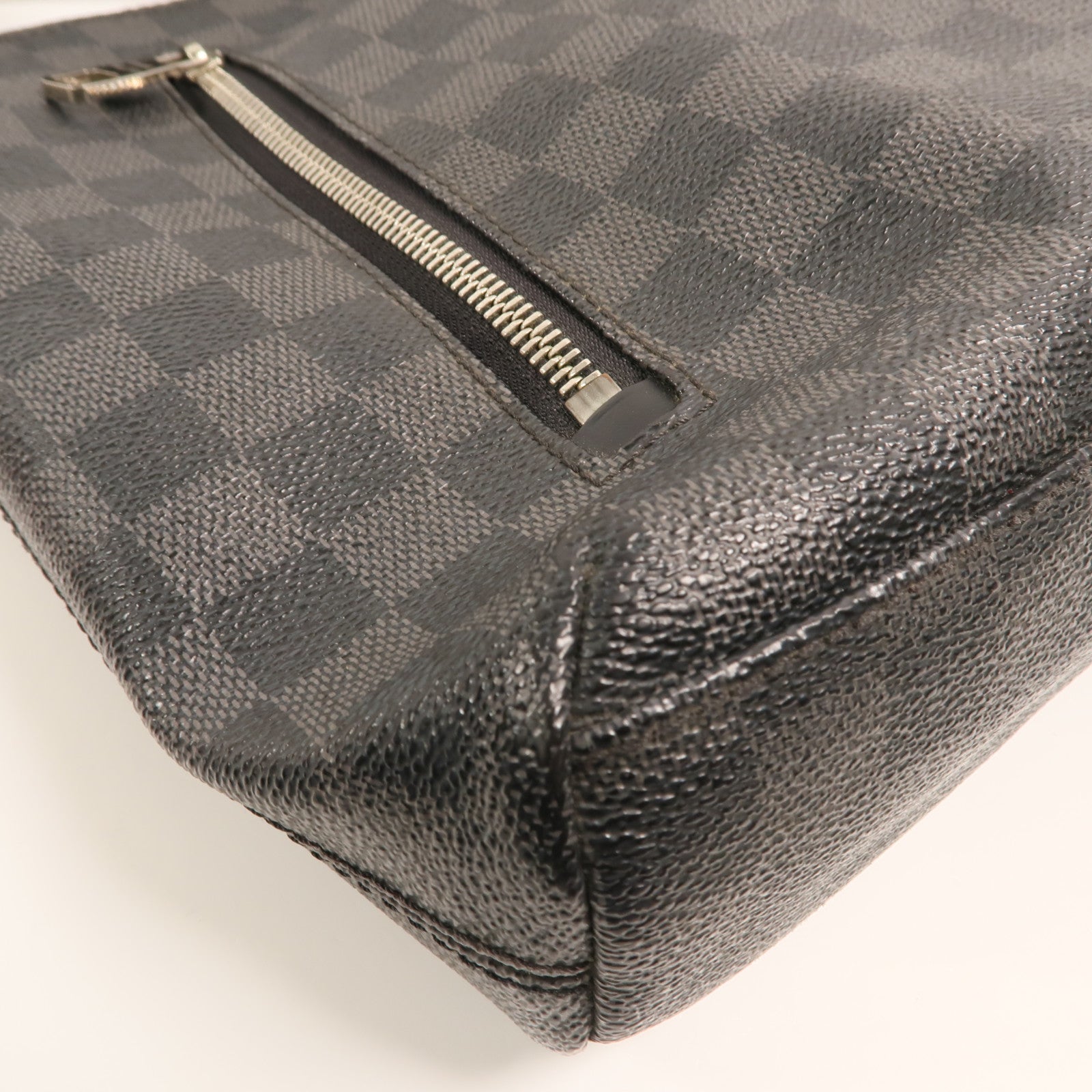 LOUIS VUITTON Damier Graphite Mick PM肩背袋