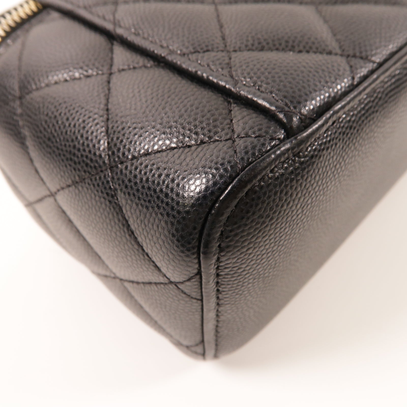 CHANEL **【激減優惠】菱格Caviar皮革Chain Shoulder金扣鏈帶肩背袋黑色