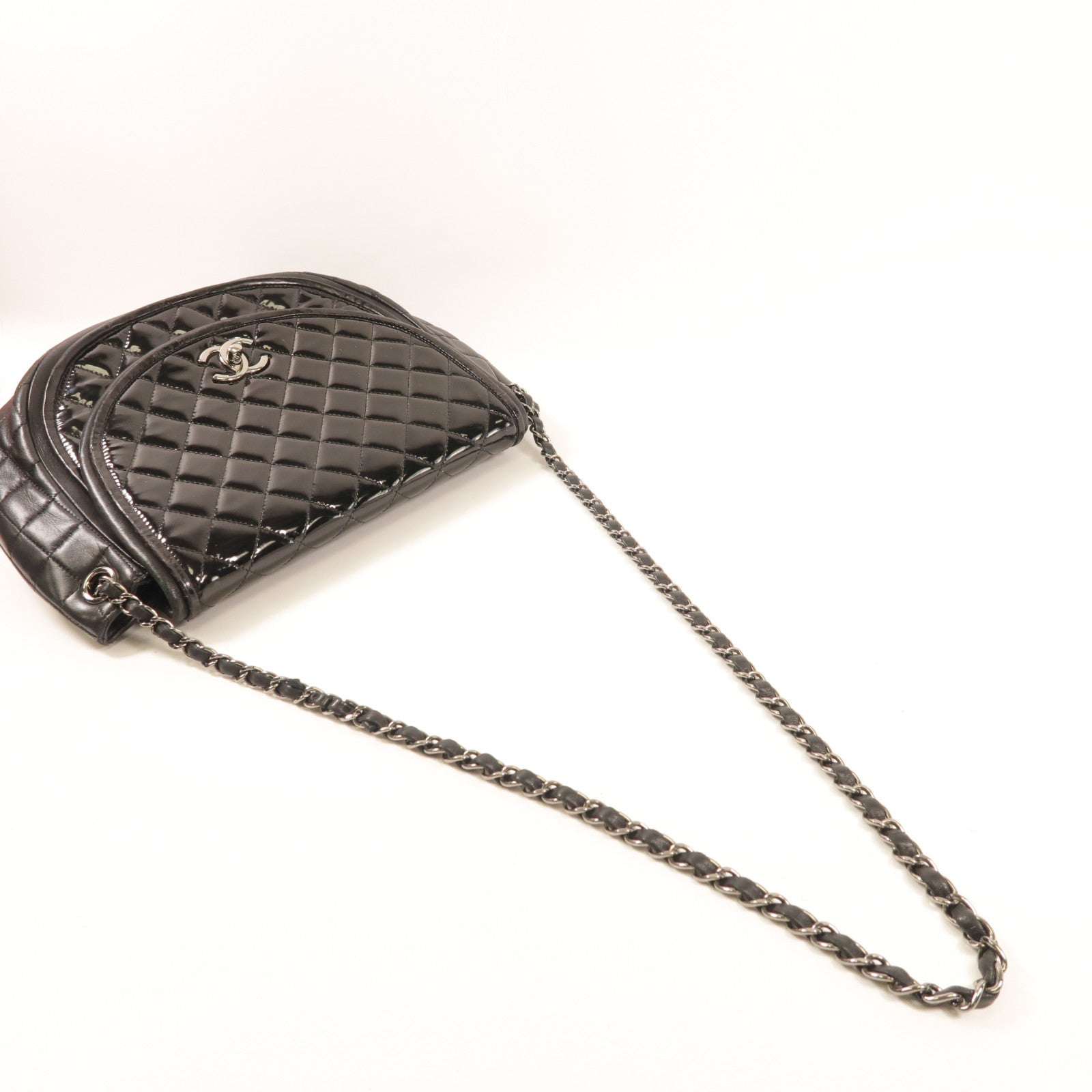 CHANEL 漆皮皮革Shoulder Bag銀扣鏈帶肩背袋