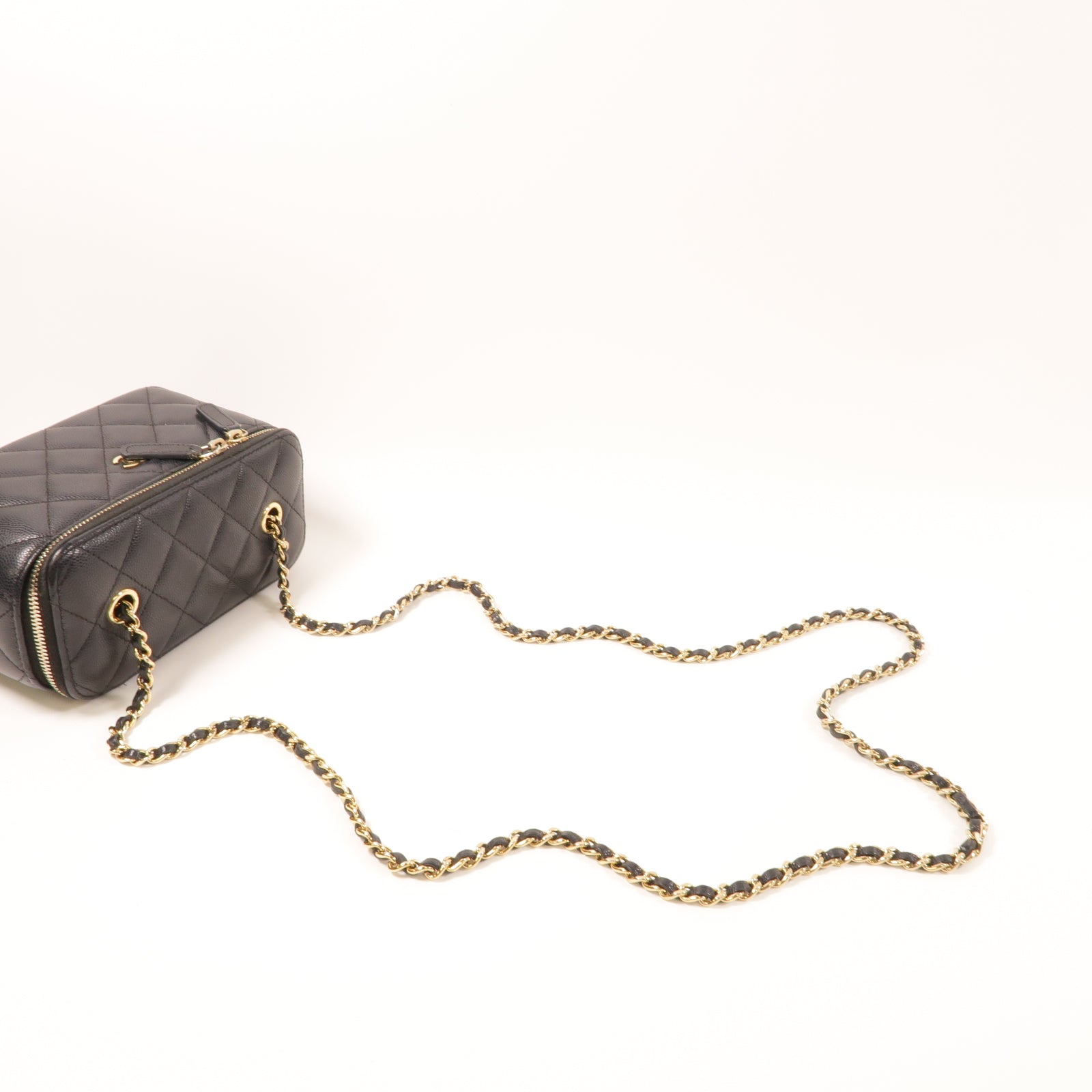 CHANEL **【激減優惠】菱格Caviar皮革Chain Shoulder金扣鏈帶肩背袋黑色