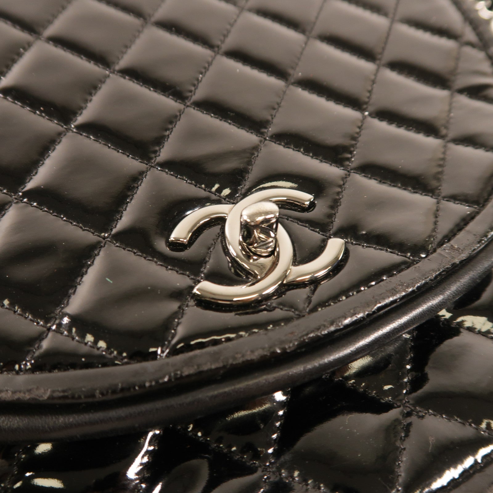 CHANEL 漆皮皮革Shoulder Bag銀扣鏈帶肩背袋