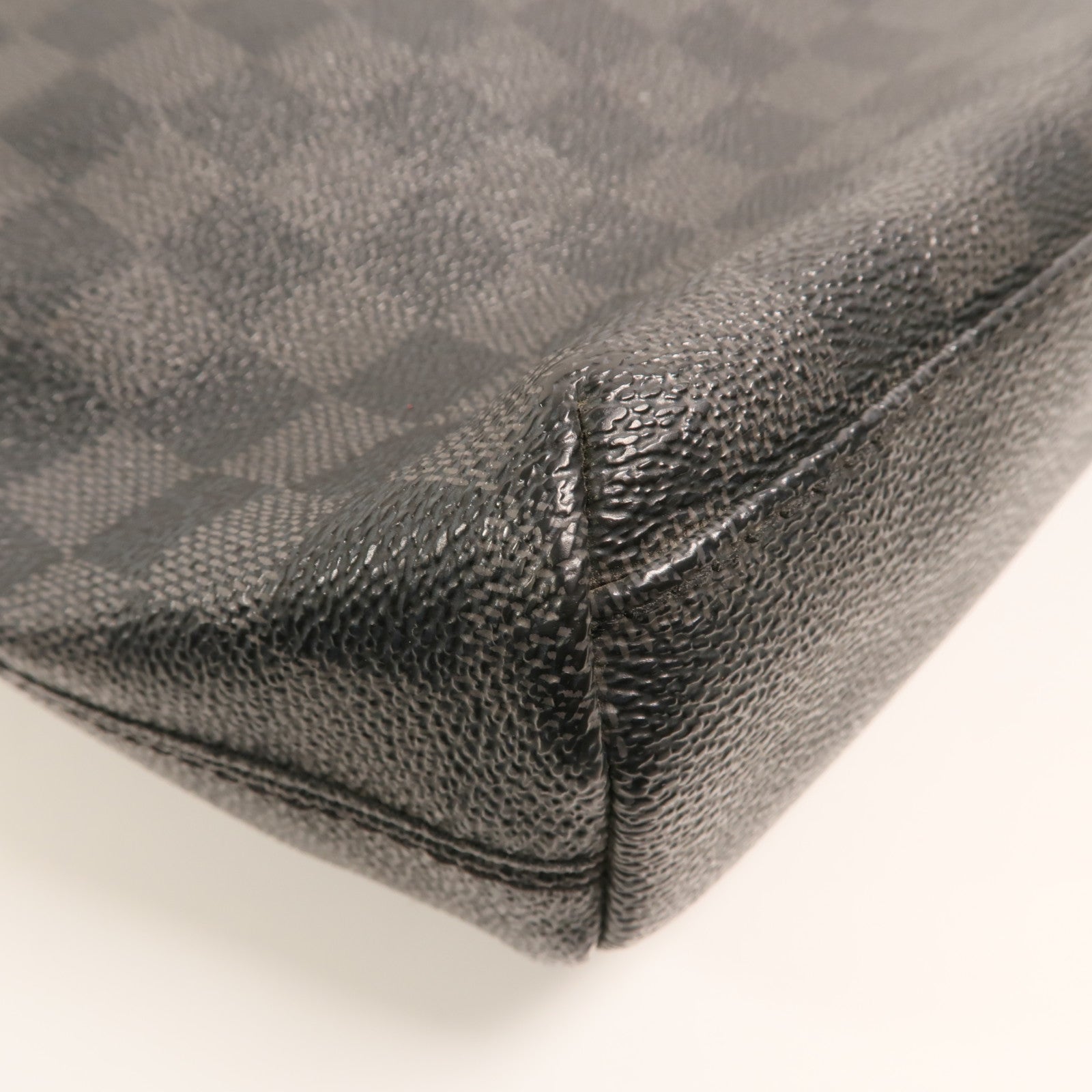 LOUIS VUITTON Damier Graphite Mick PM肩背袋