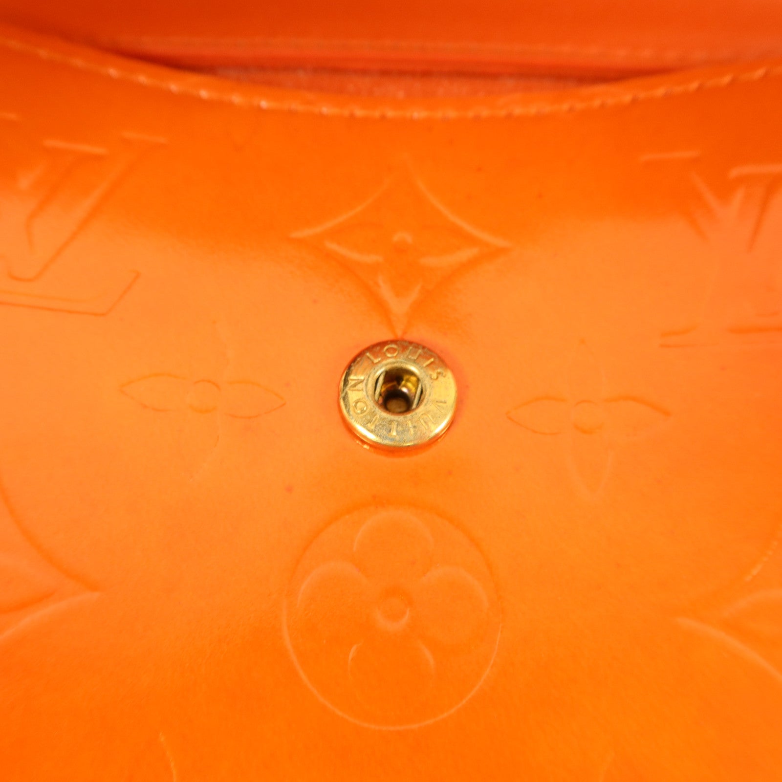 LOUIS VUITTON Monogram Vernis Motto Accessory Pouch金扣肩背袋