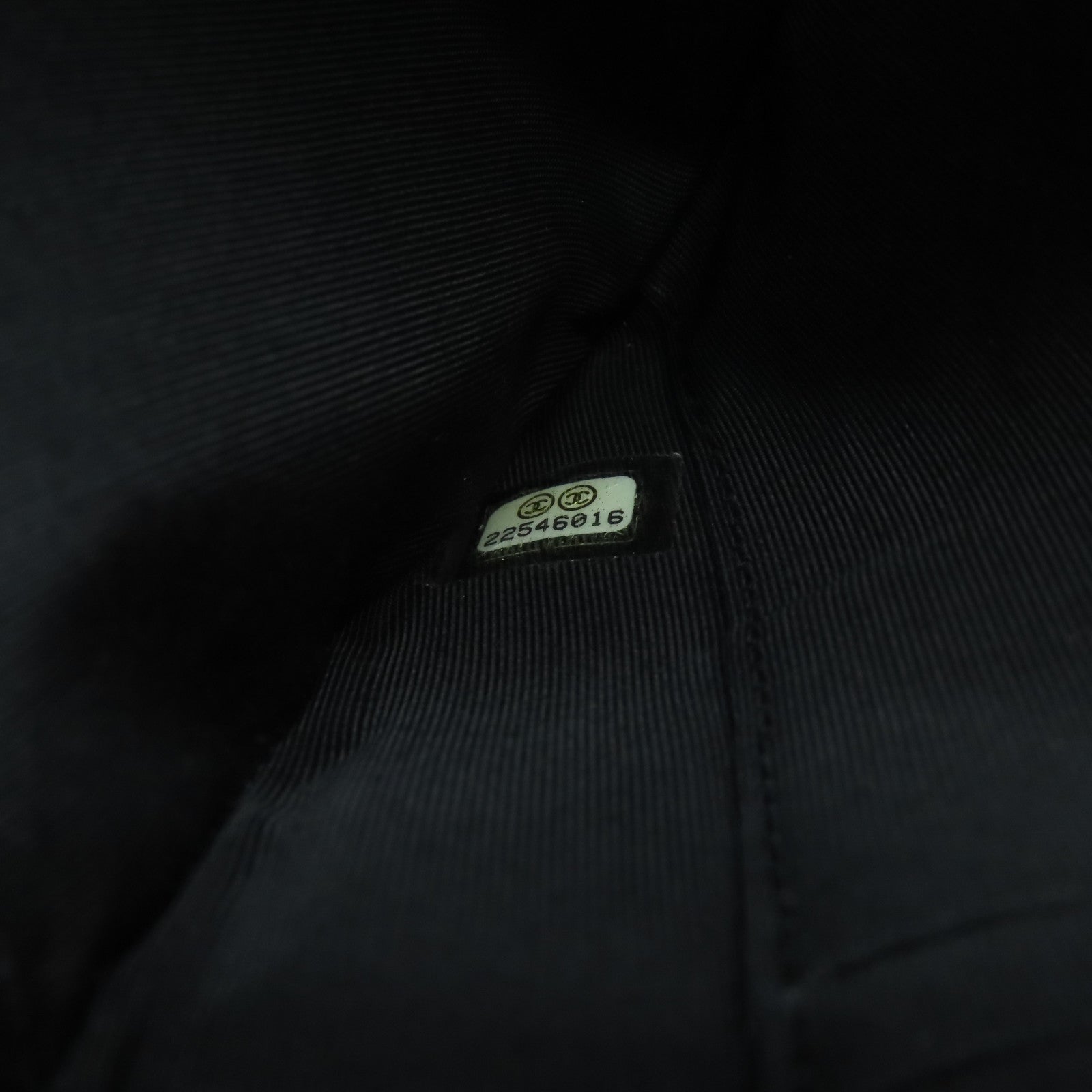 CHANEL 【激減優惠】斜紋Caviar皮革Pouch銀扣手拿包黑色