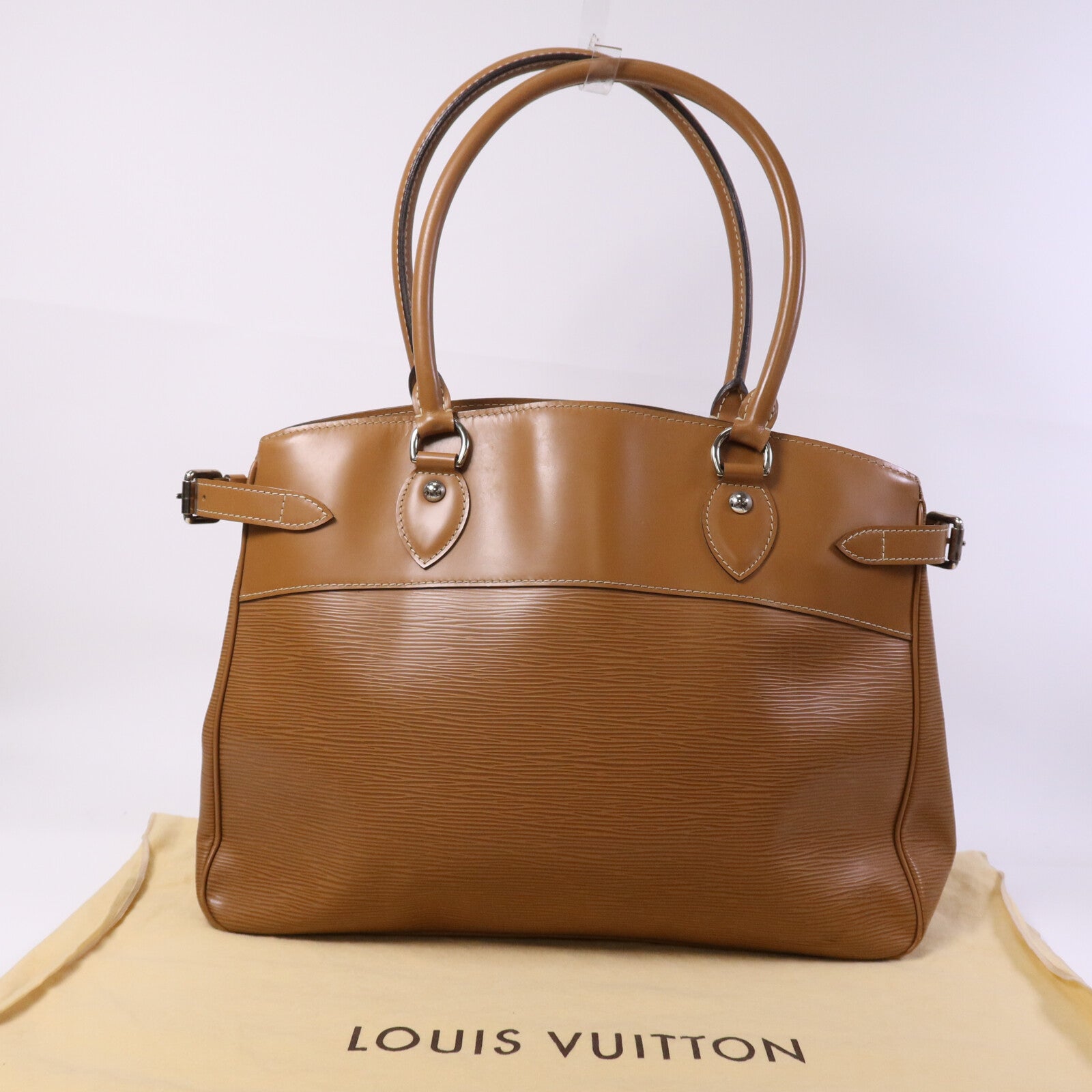 LOUIS VUITTON Epi Passy GM銀扣手挽袋