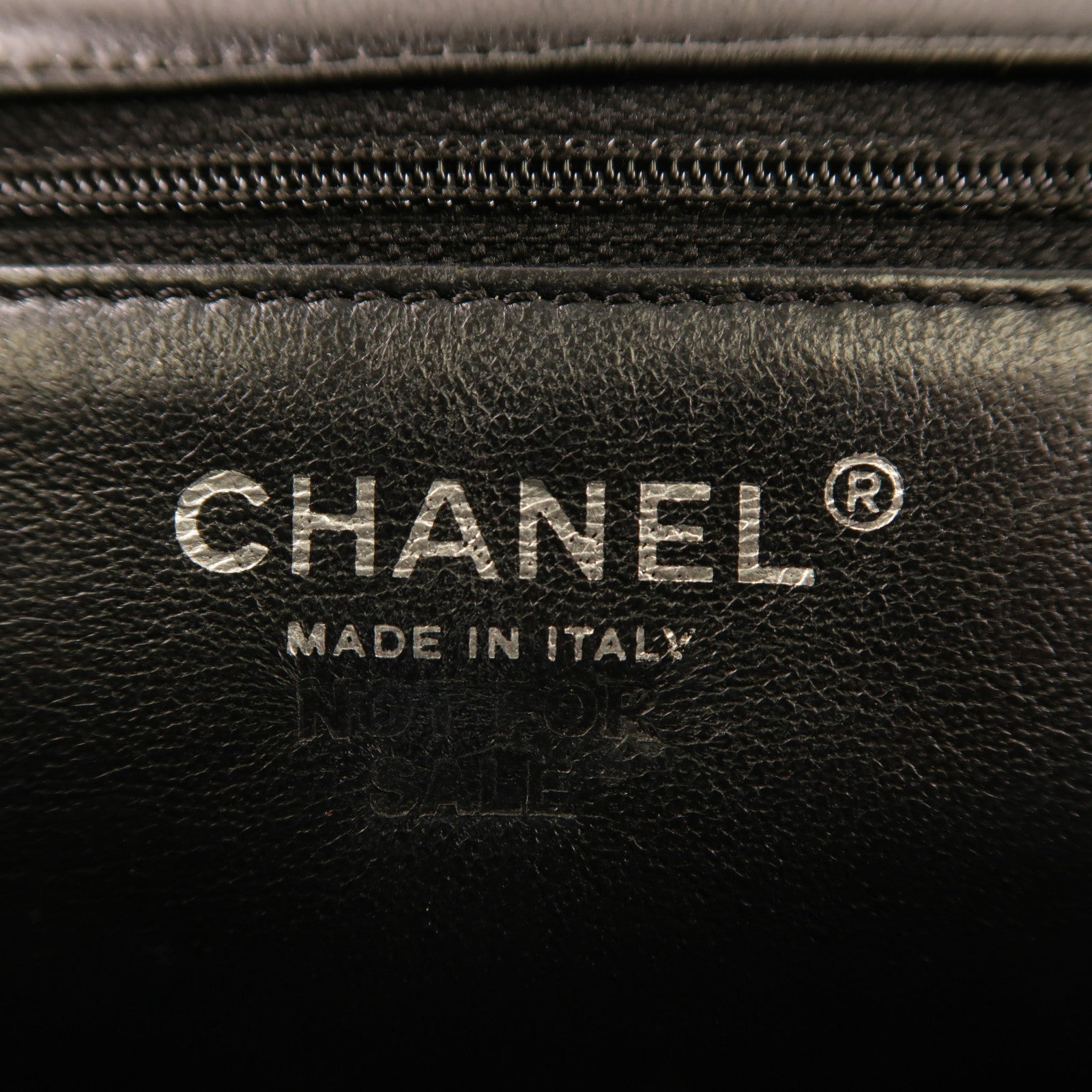 CHANEL 漆皮皮革Shoulder Bag銀扣鏈帶肩背袋