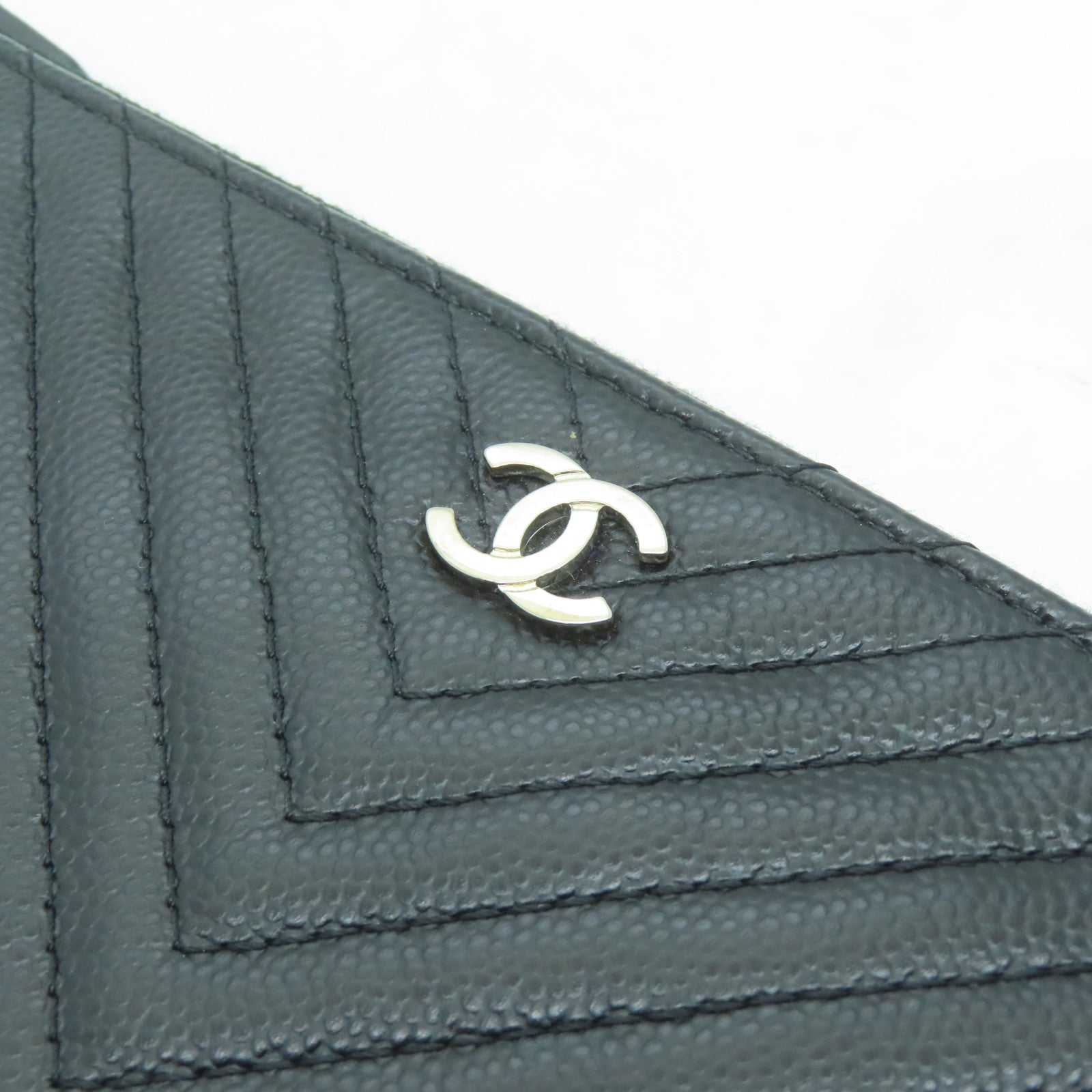 CHANEL 【激減優惠】斜紋Caviar皮革Pouch銀扣手拿包黑色