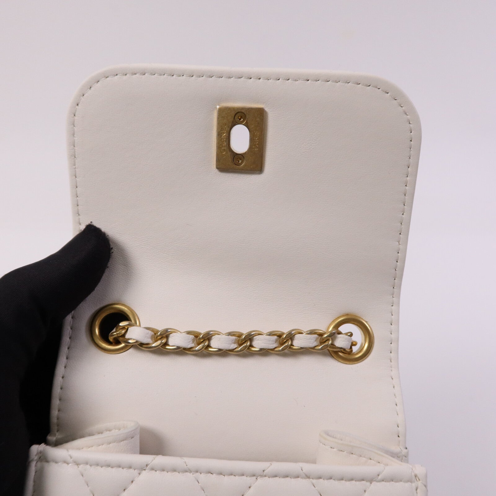 CHANEL 羊皮皮革Chain Shoulder金扣鏈帶肩背袋
