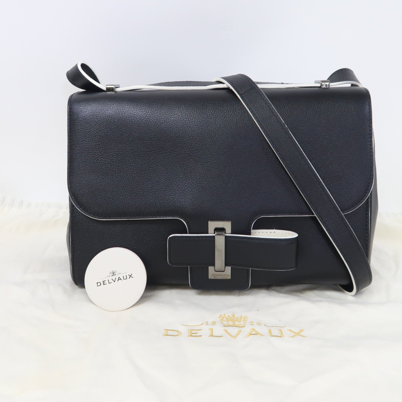 Delvaux 牛皮皮革Shoulder Bag銀扣肩背袋黑色