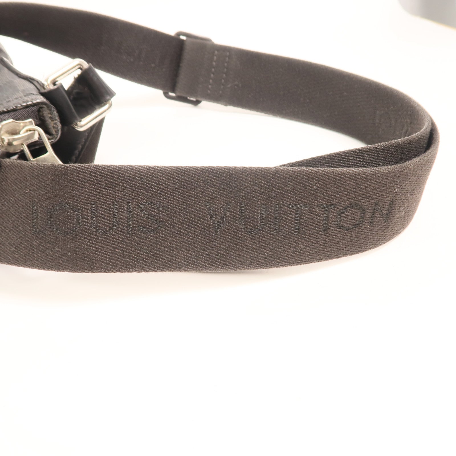 LOUIS VUITTON Damier Graphite Mick PM肩背袋