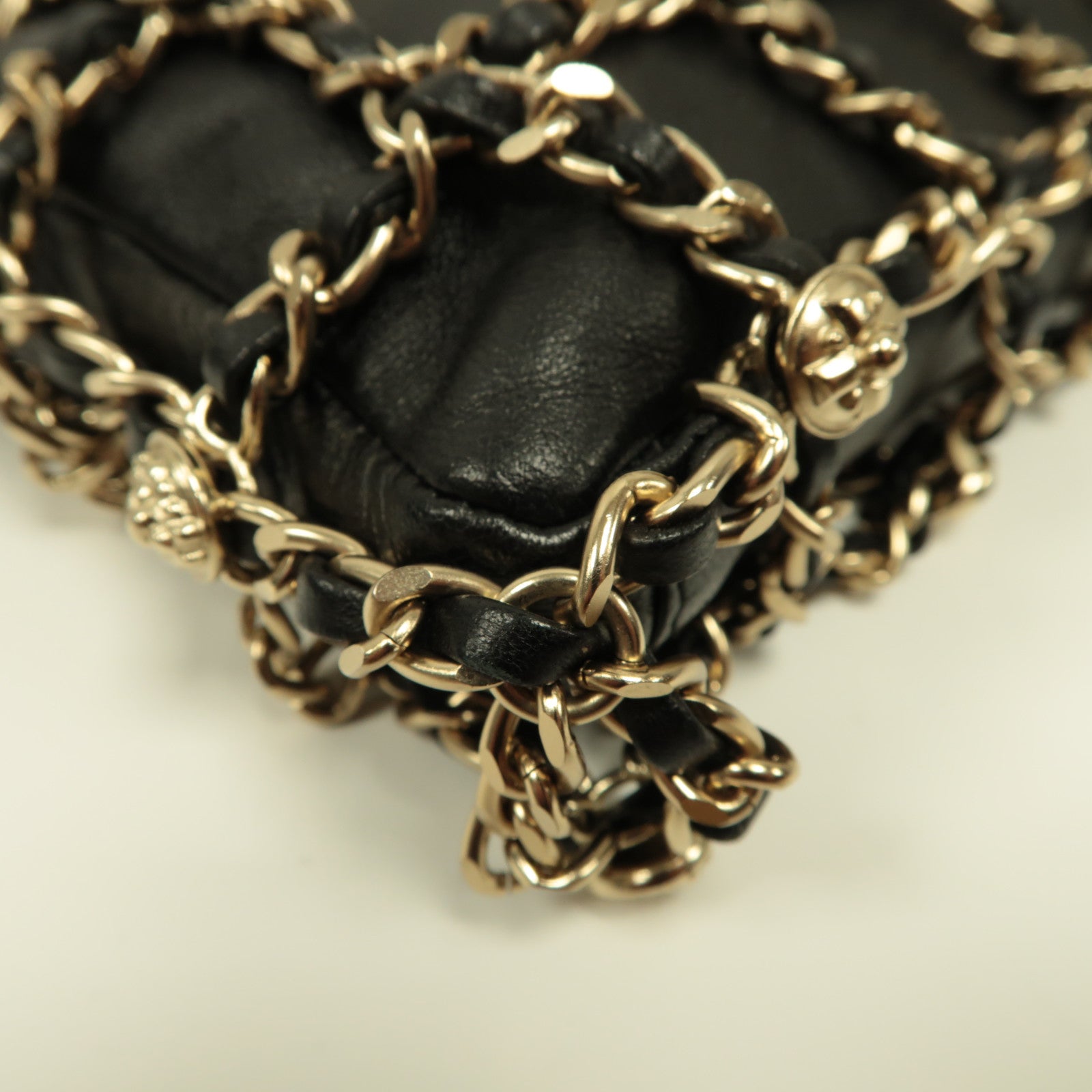 CHANEL **【激減優惠】羊皮皮革Chain Shoulder金扣鏈帶肩背袋黑色