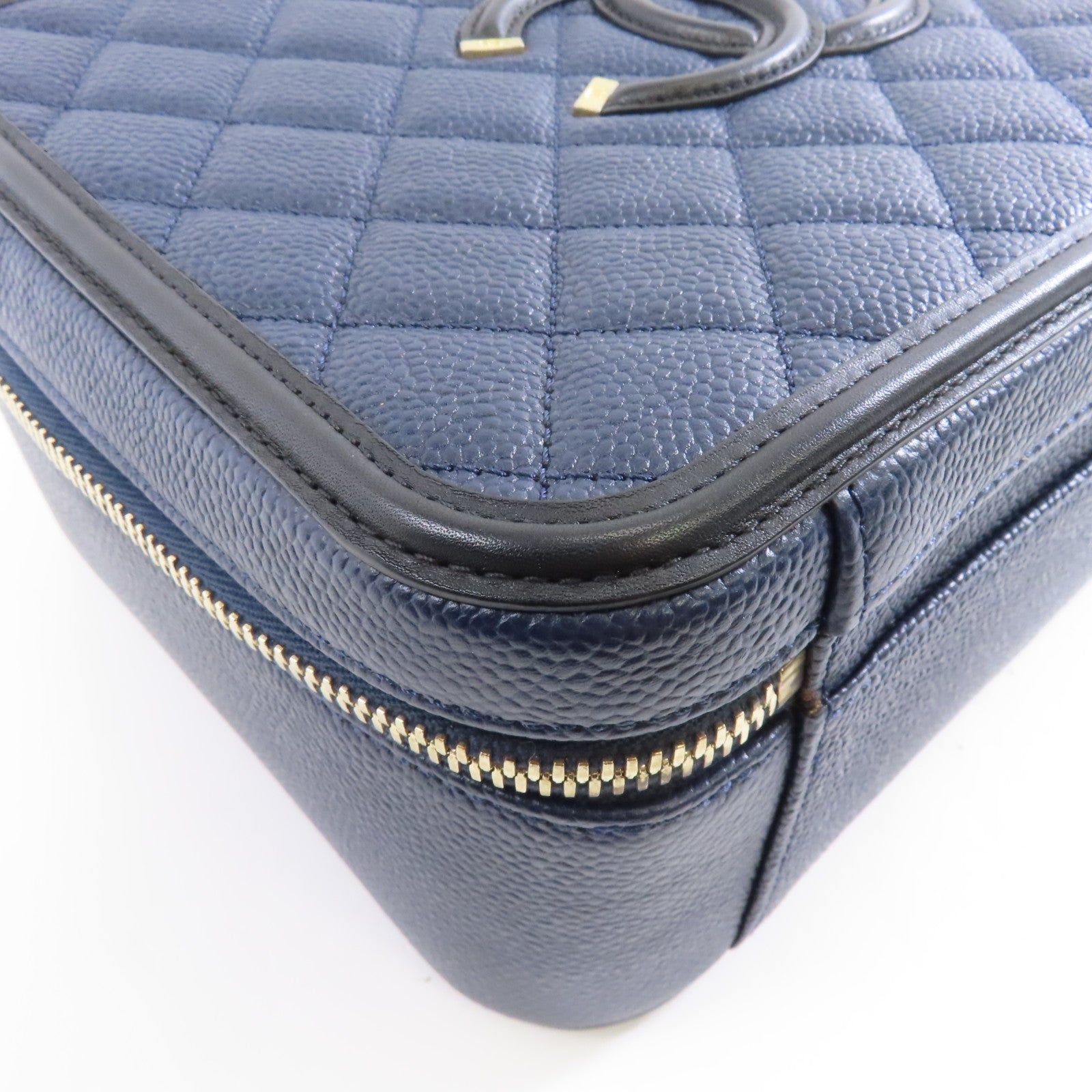 CHANEL 菱格牛皮皮革Vanity Case金扣手挽肩背兩用袋深藍色/黑色