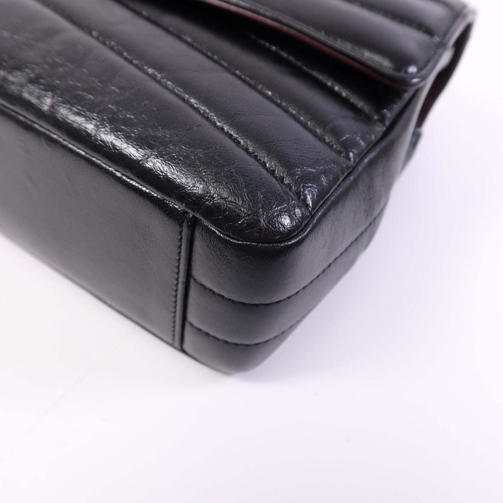 CHANEL 羊皮皮革Seasonal Chevron Flap金扣鏈帶肩背袋