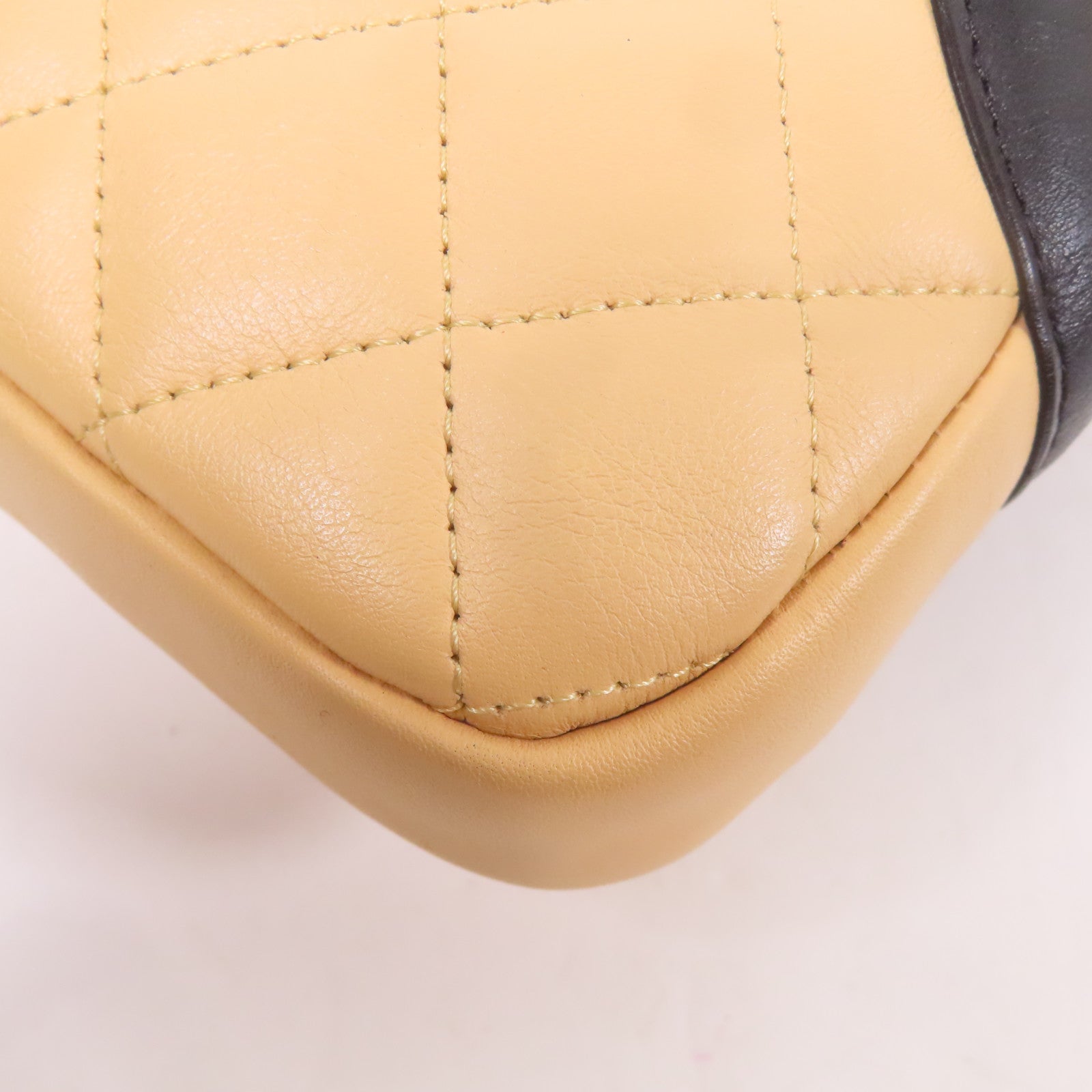 CHANEL 牛皮皮革Cambon Shoulder Bag銀扣肩背袋