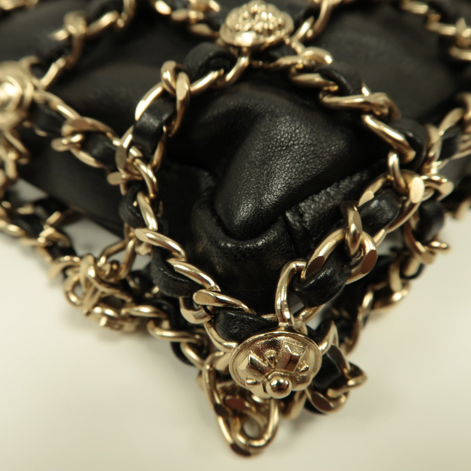 CHANEL **【激減優惠】羊皮皮革Chain Shoulder金扣鏈帶肩背袋黑色
