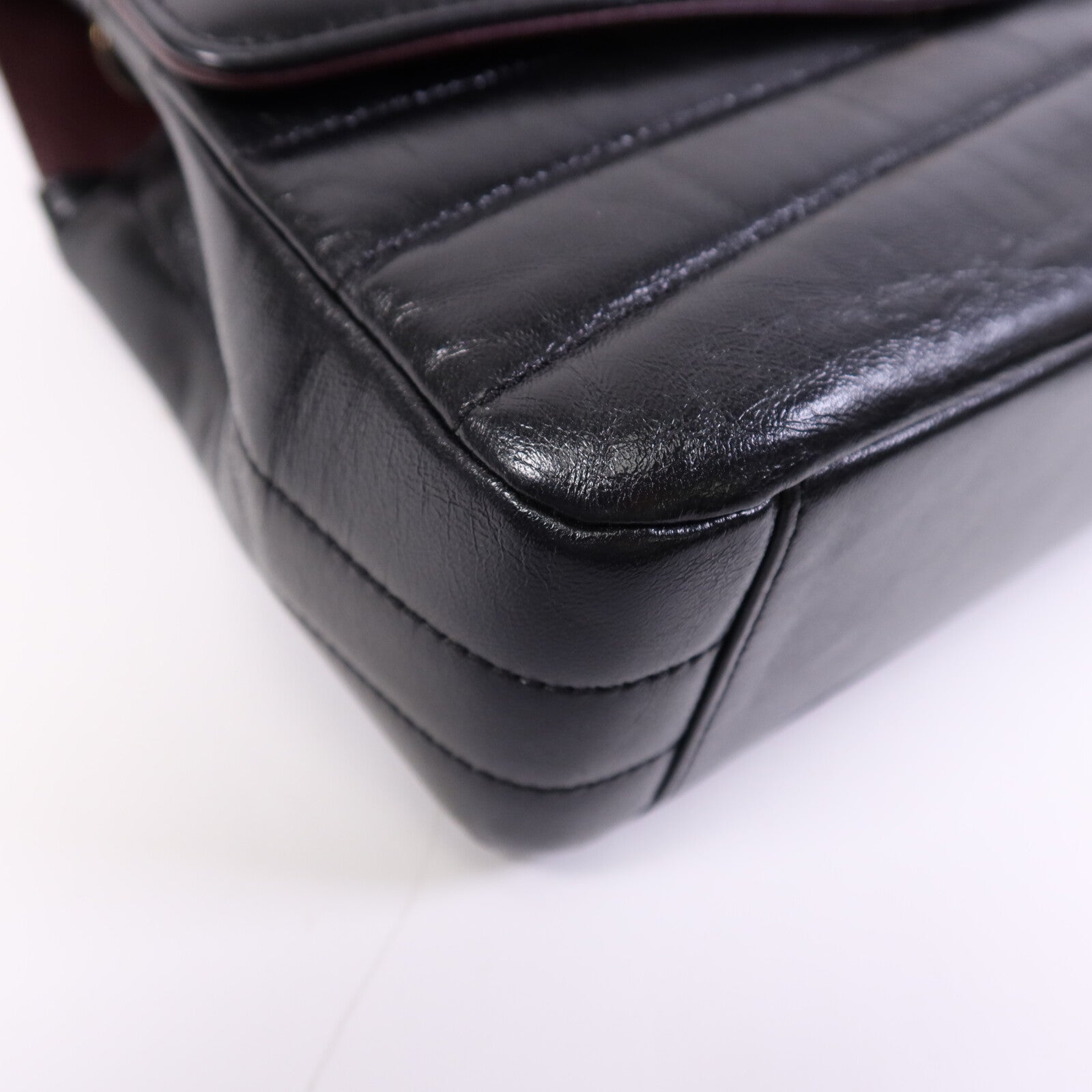 CHANEL 羊皮皮革Seasonal Chevron Flap金扣鏈帶肩背袋