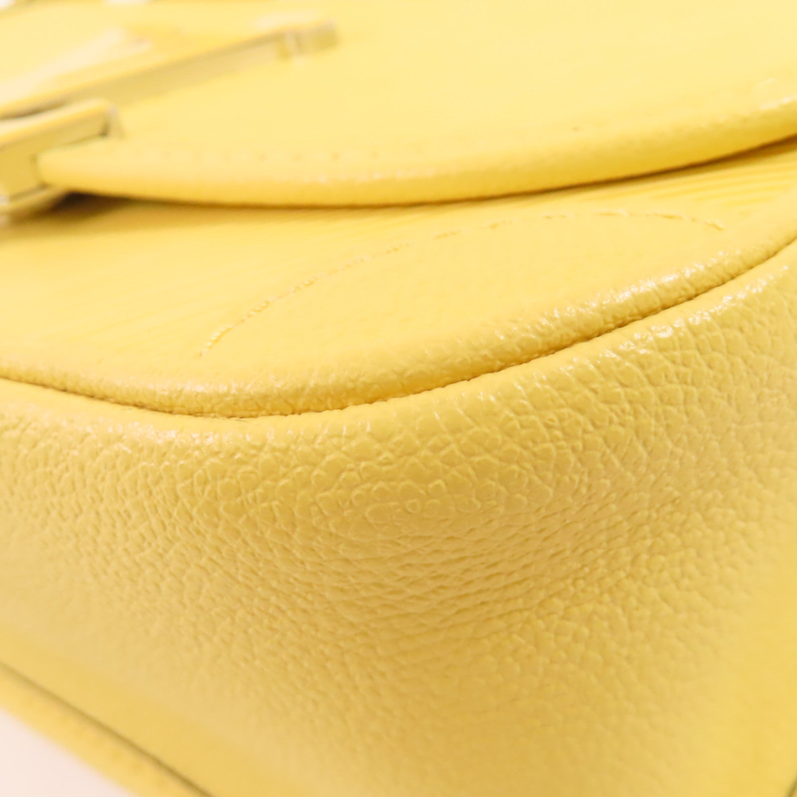 LOUIS VUITTON Epi Buci Shoulder Bag銀扣肩背袋黃色