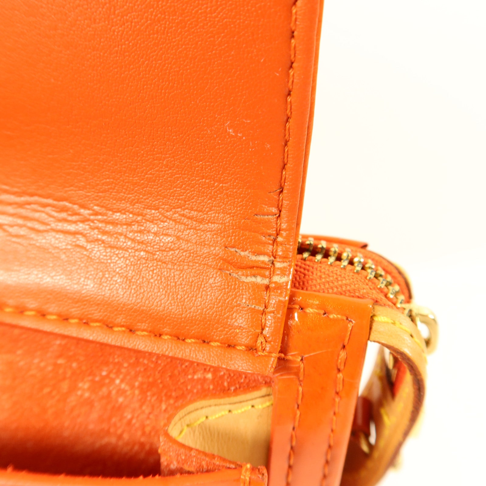 LOUIS VUITTON Monogram Vernis Motto Accessory Pouch金扣肩背袋