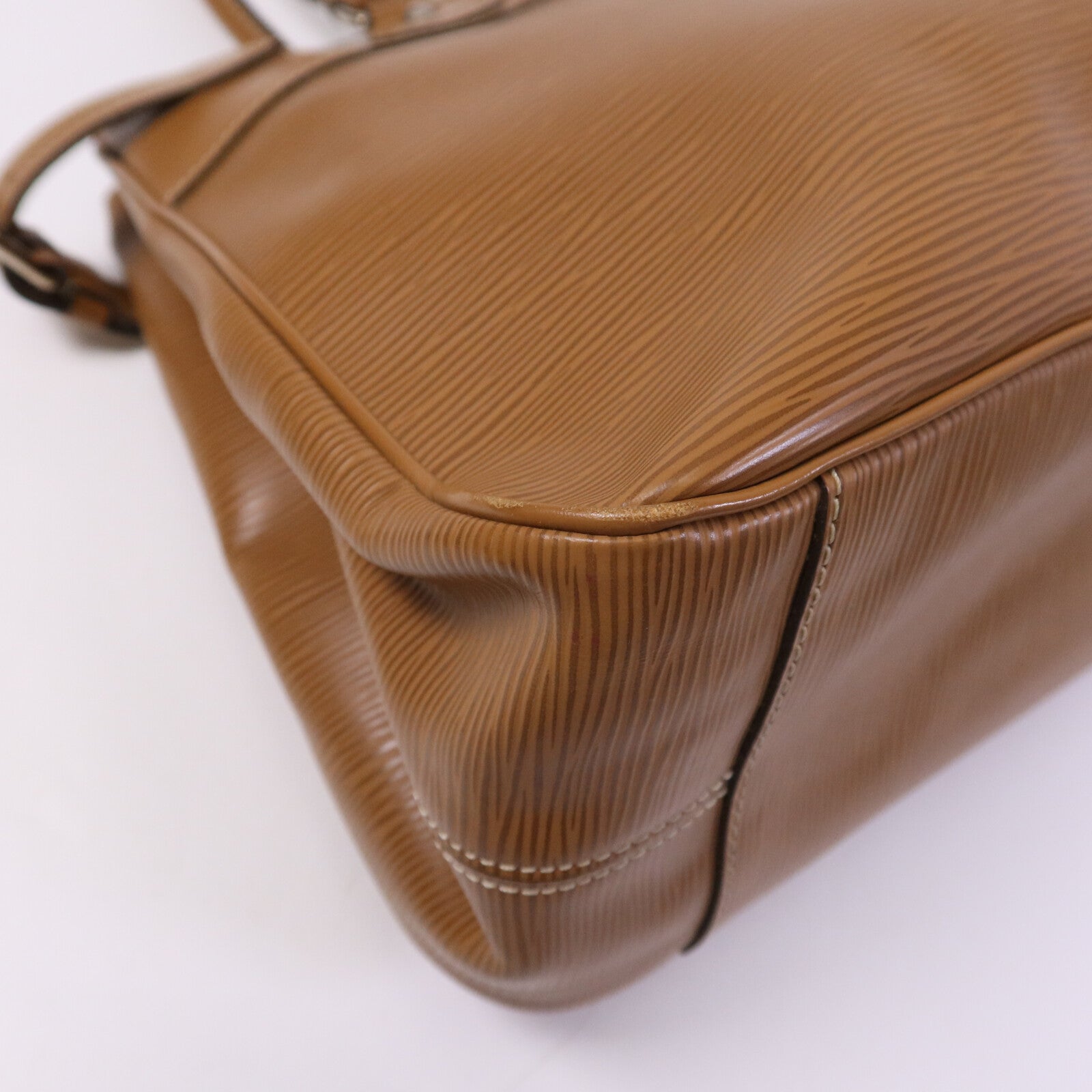 LOUIS VUITTON Epi Passy GM銀扣手挽袋