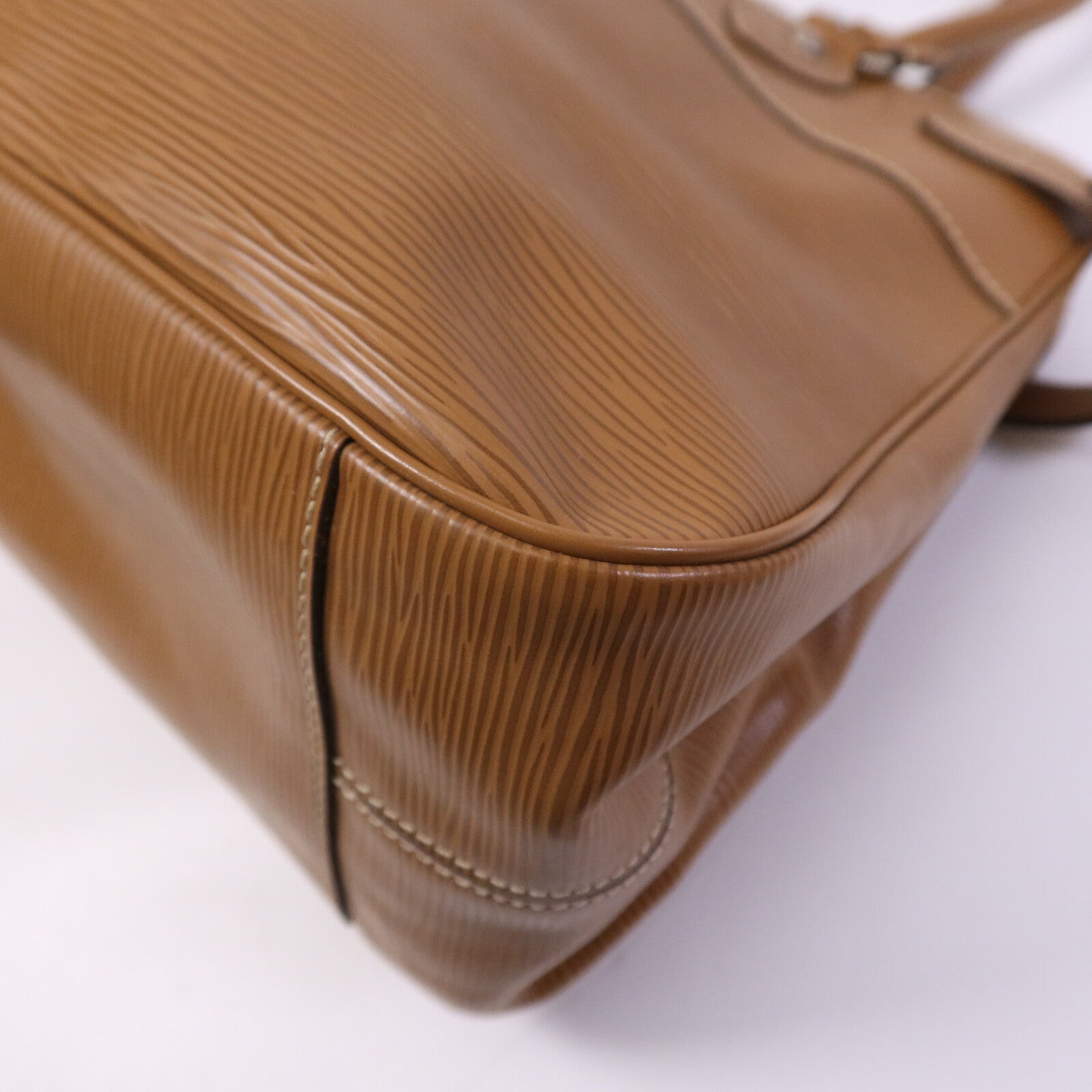 LOUIS VUITTON Epi Passy GM銀扣手挽袋