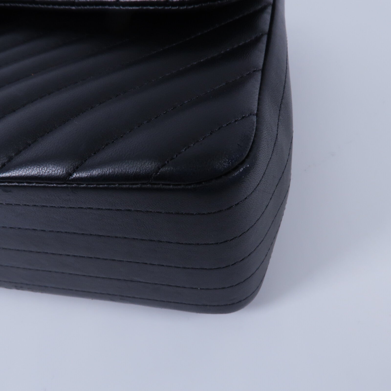 CHANEL 羊皮皮革Chevron Classic Flap Bag鏈帶肩背袋