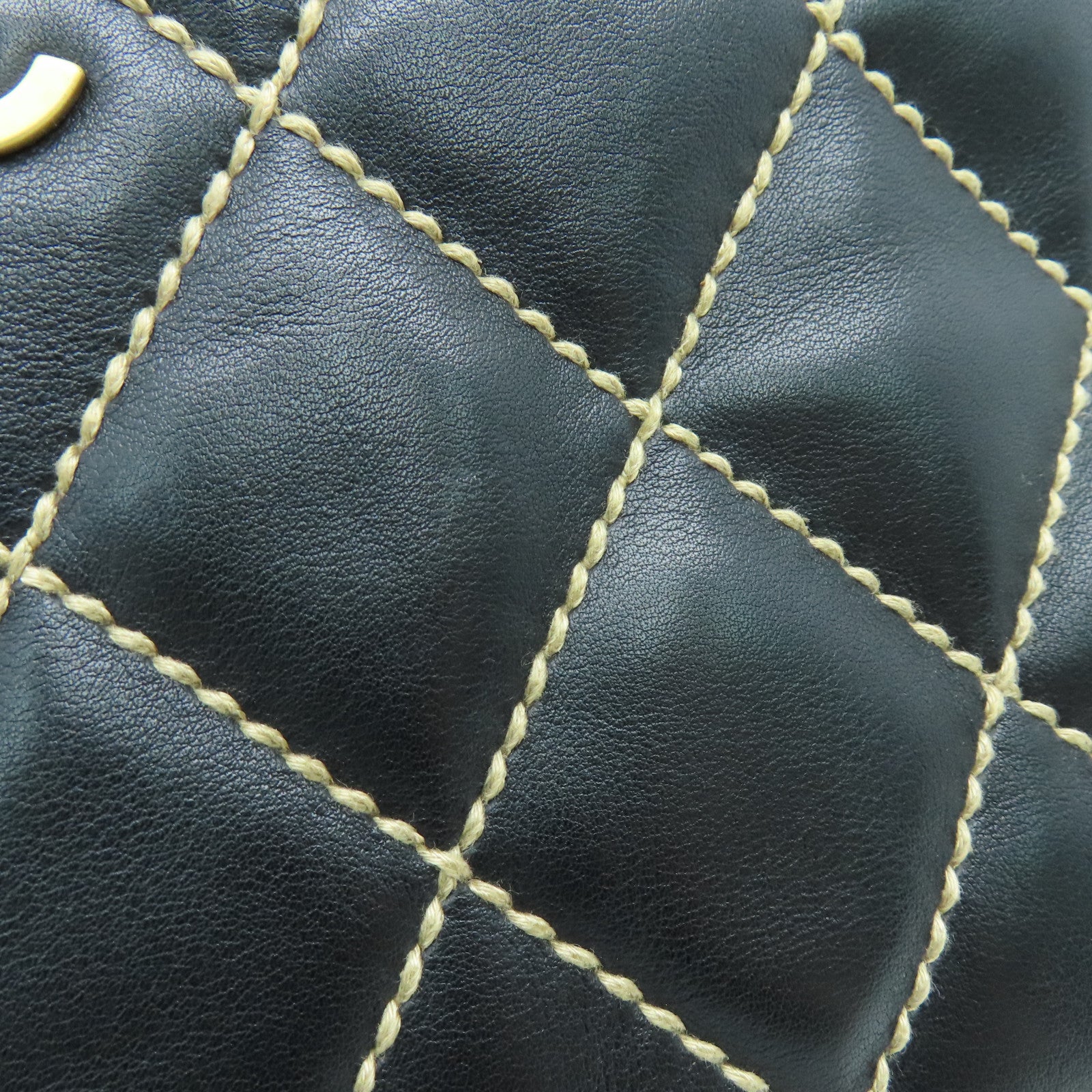 CHANEL 【激減優惠】菱格牛皮皮革Handbag金扣手挽袋黑色