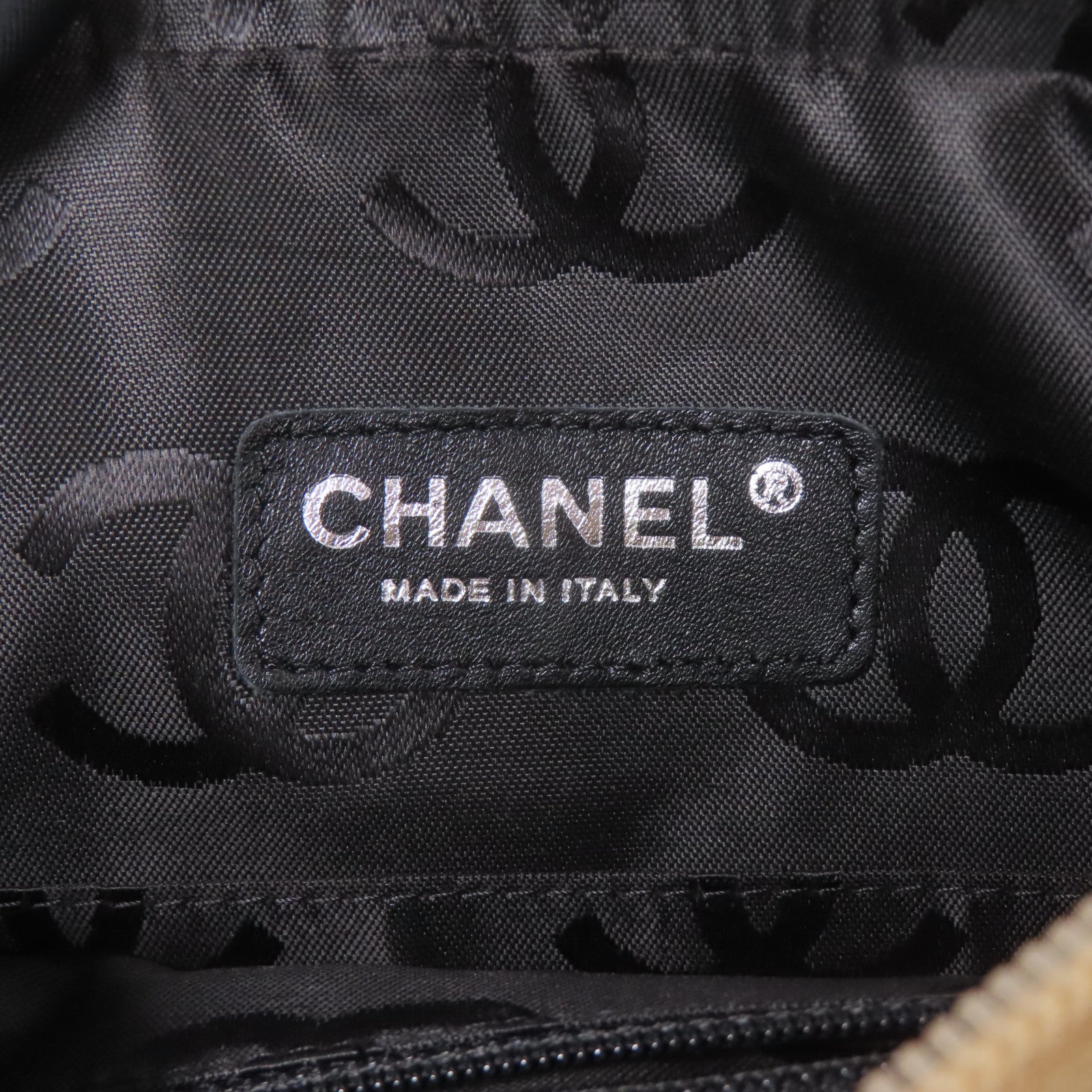 CHANEL 牛皮皮革Cambon Shoulder Bag銀扣肩背袋