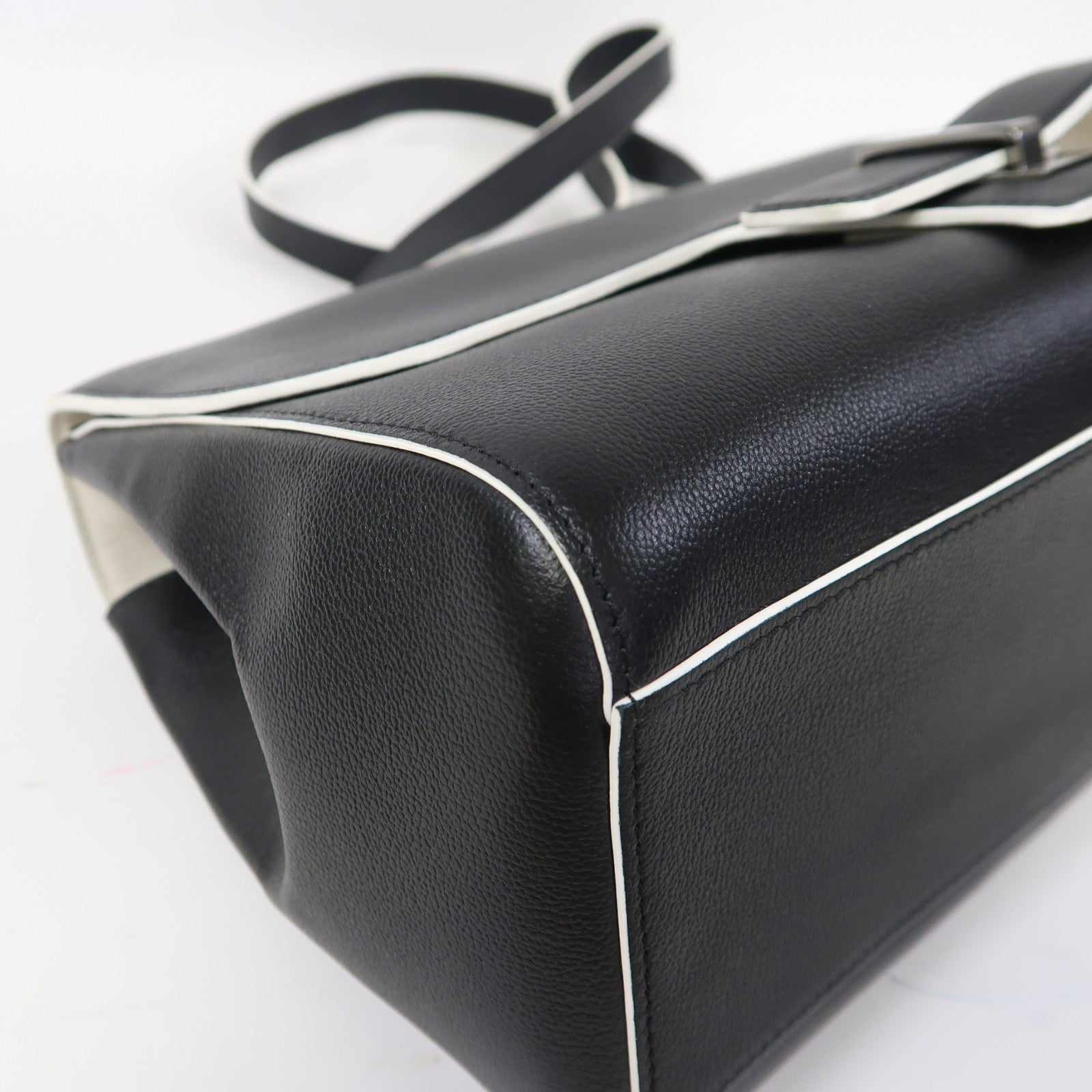 Delvaux 牛皮皮革Shoulder Bag銀扣肩背袋黑色
