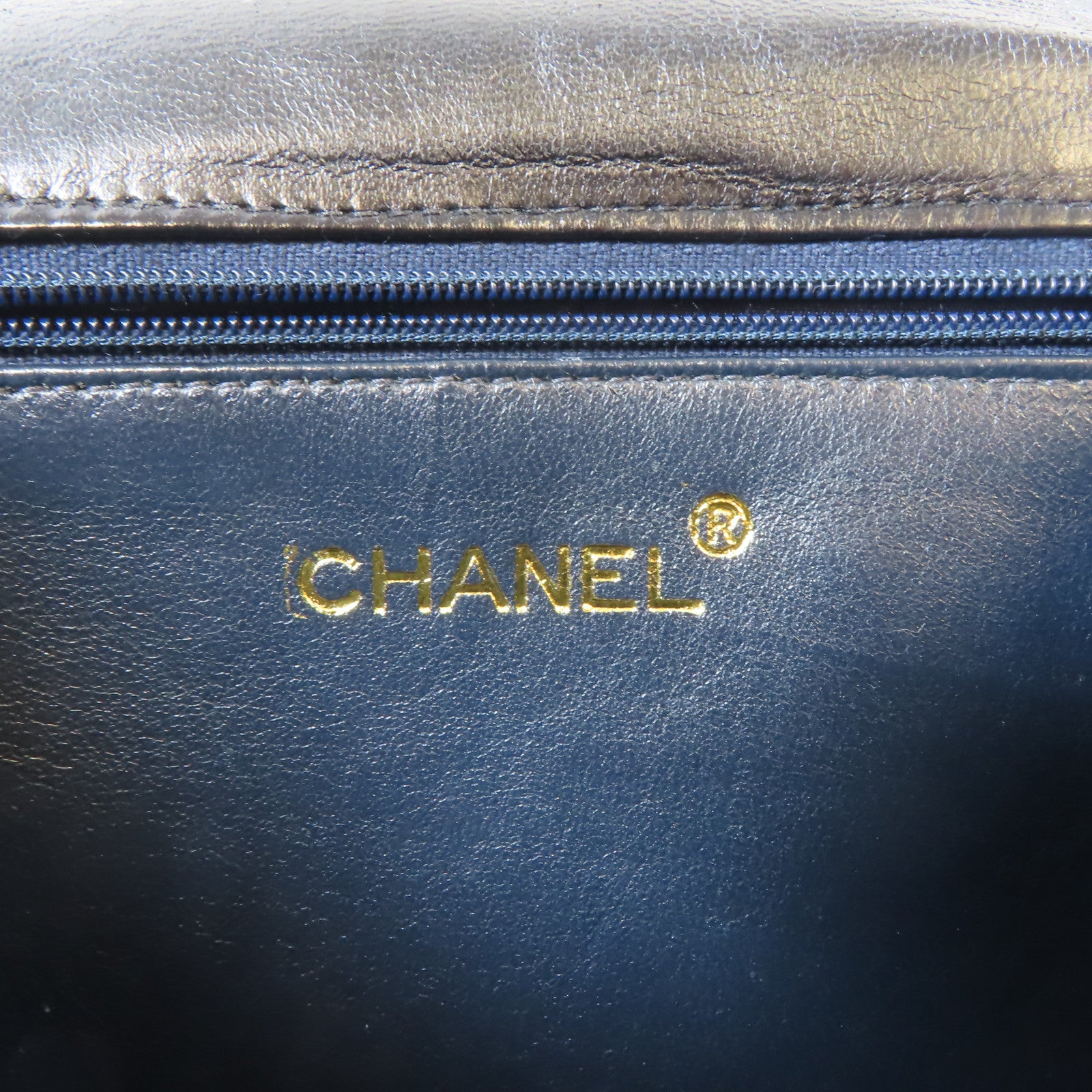 CHANEL 牛皮皮革Chain Shoulder金扣鏈帶肩背袋黑色