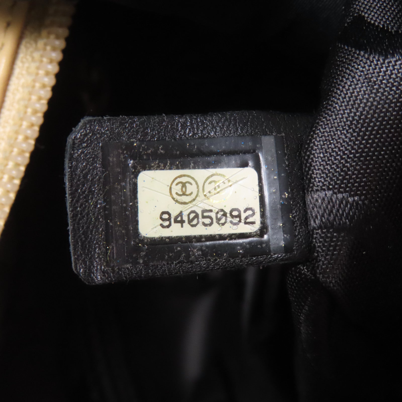 CHANEL 牛皮皮革Cambon Shoulder Bag銀扣肩背袋