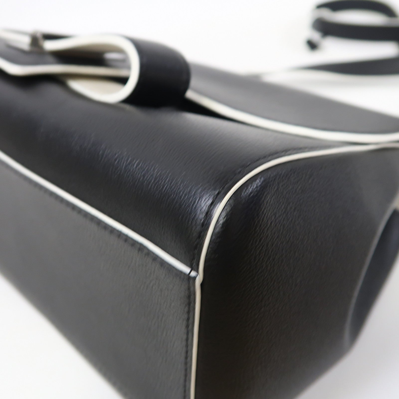 Delvaux 牛皮皮革Shoulder Bag銀扣肩背袋黑色