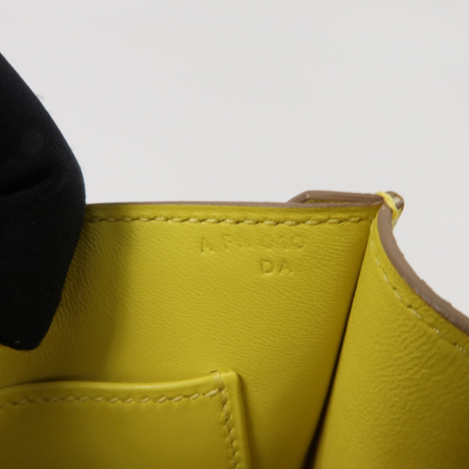 HERMES Chevre皮革Mini Verrou鏈帶肩背袋Lime