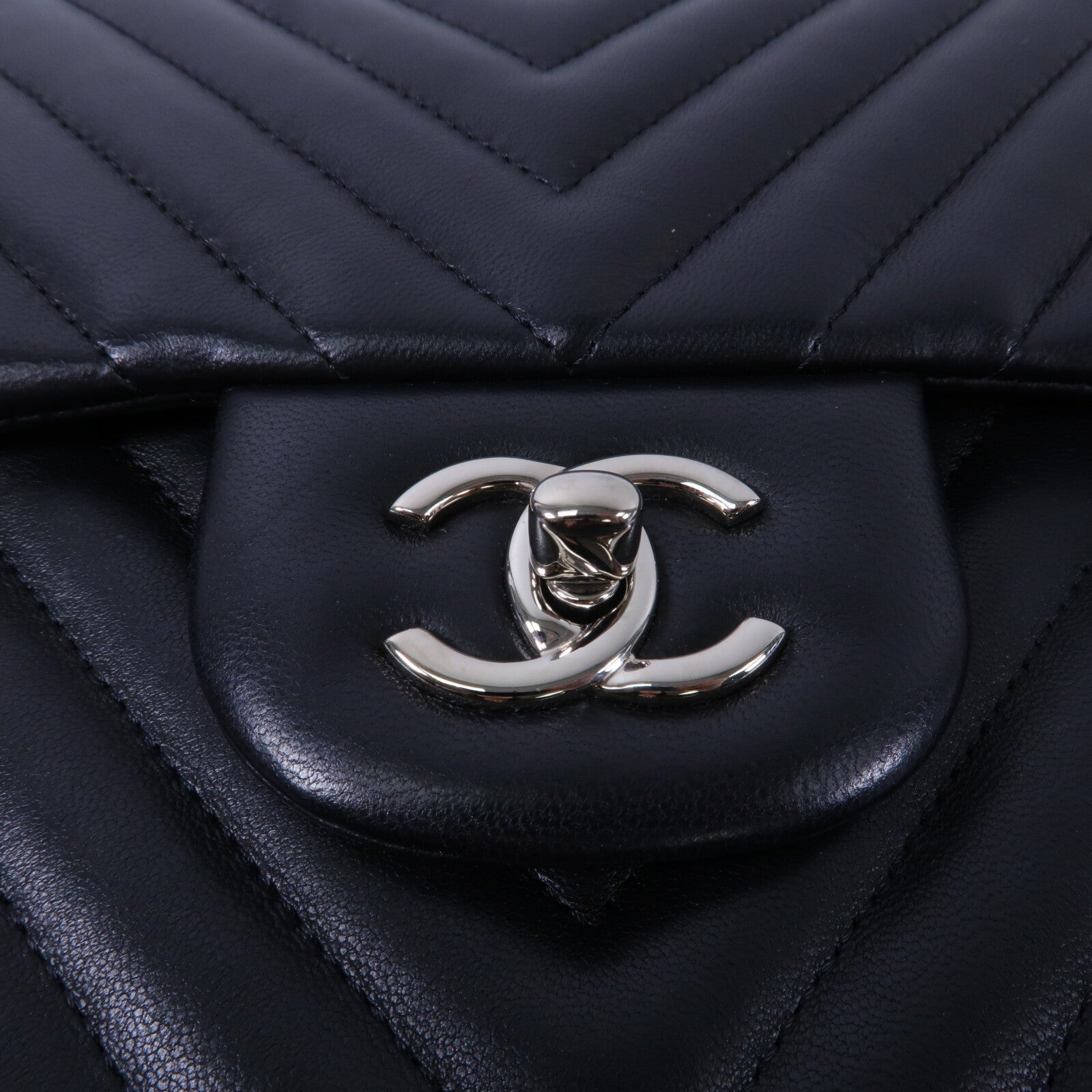 CHANEL 羊皮皮革Chevron Classic Flap Bag鏈帶肩背袋