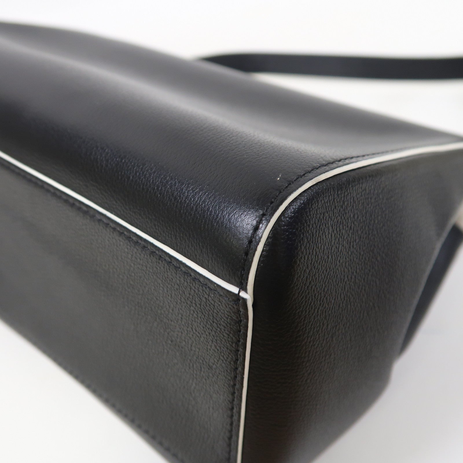 Delvaux 牛皮皮革Shoulder Bag銀扣肩背袋黑色