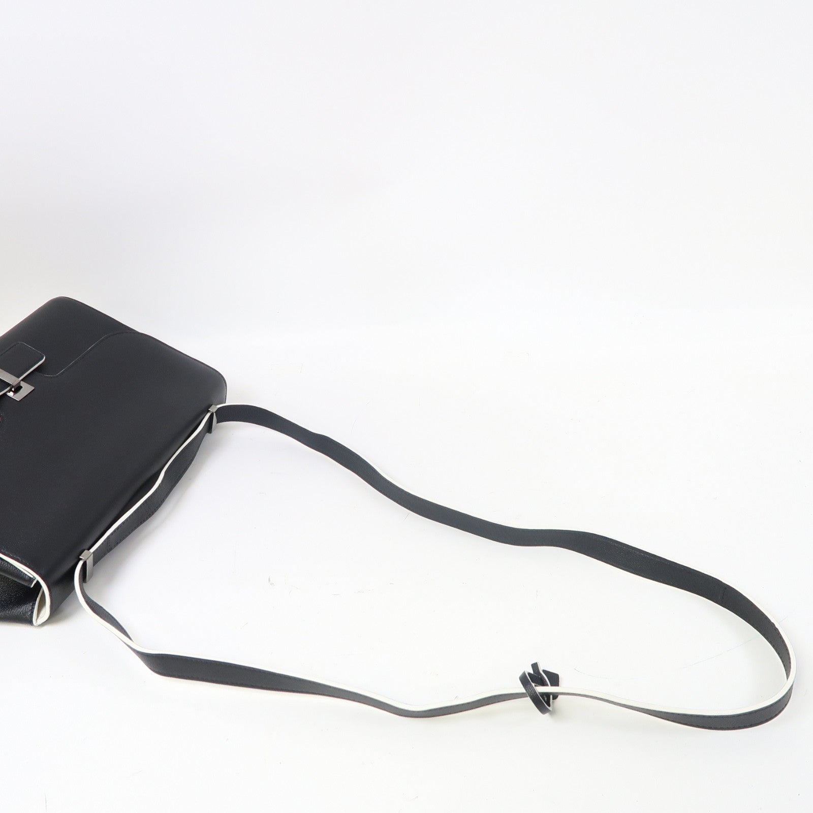 Delvaux 牛皮皮革Shoulder Bag銀扣肩背袋黑色