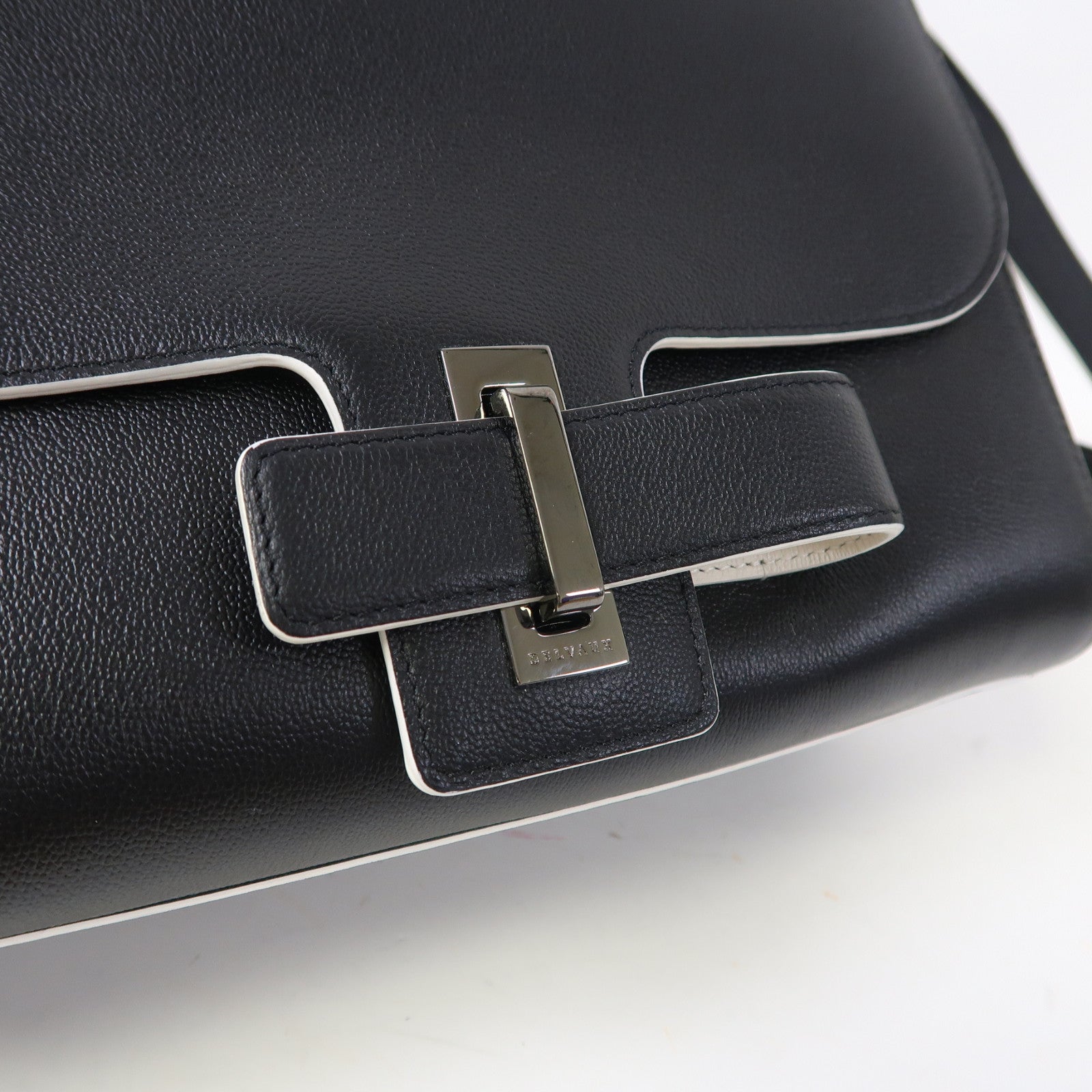 Delvaux 牛皮皮革Shoulder Bag銀扣肩背袋黑色