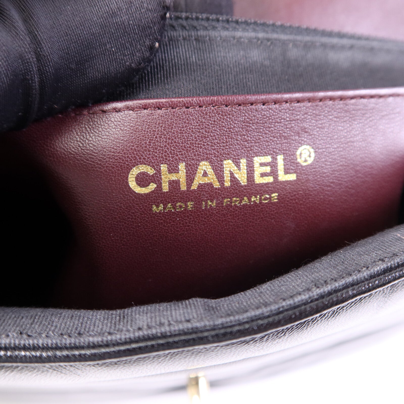 CHANEL 【激減優惠】羊皮皮革Seasonal Chevron Flap金扣鏈帶肩背袋