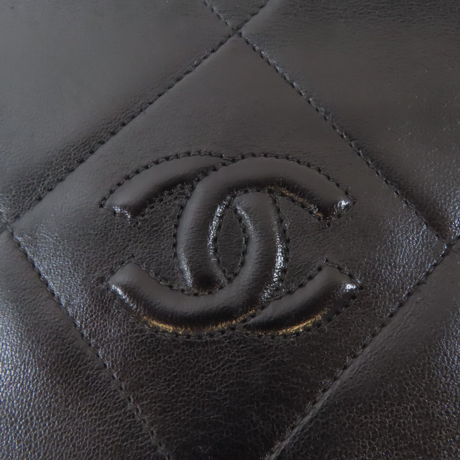 CHANEL 牛皮皮革Chain Shoulder金扣鏈帶肩背袋黑色