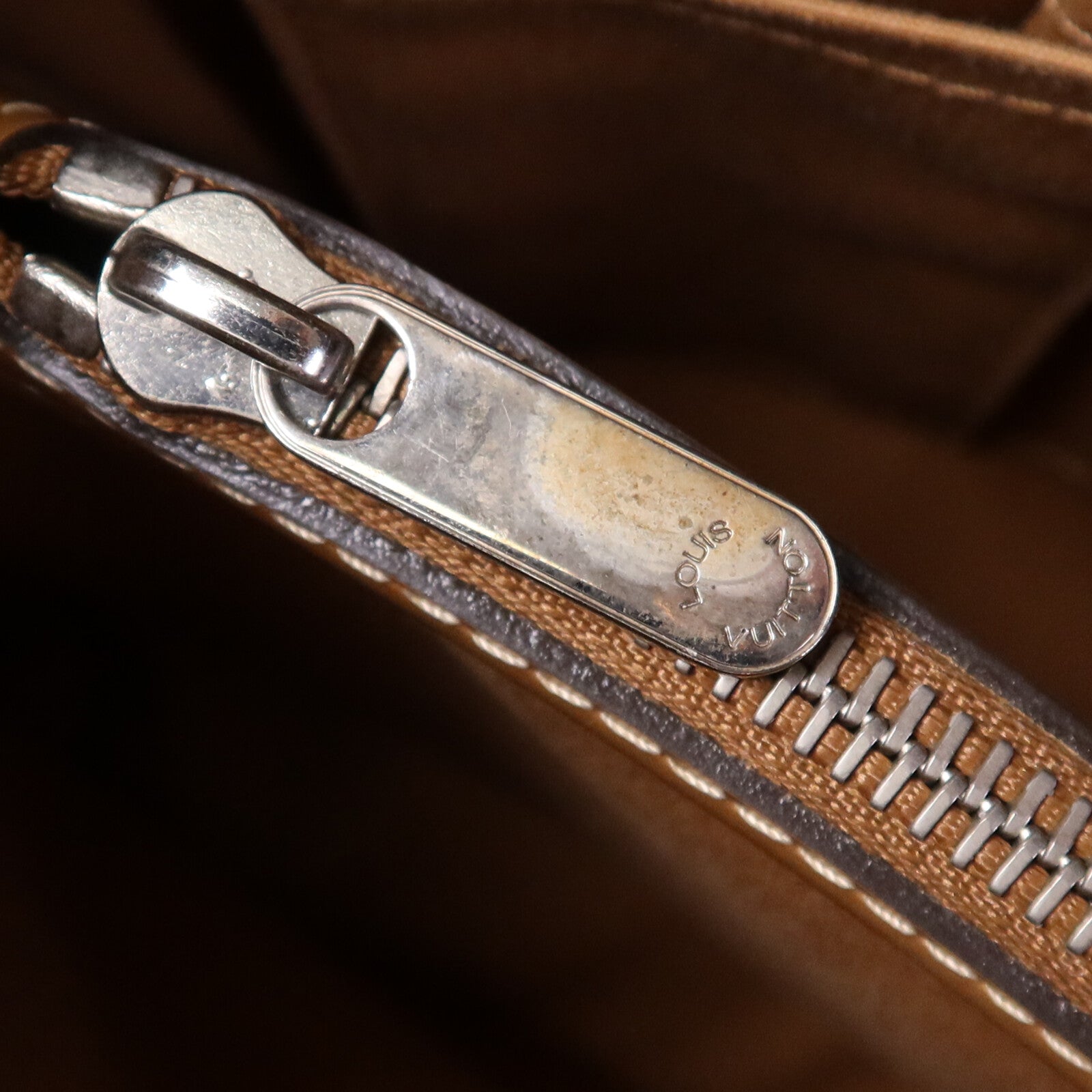 LOUIS VUITTON Epi Passy GM銀扣手挽袋